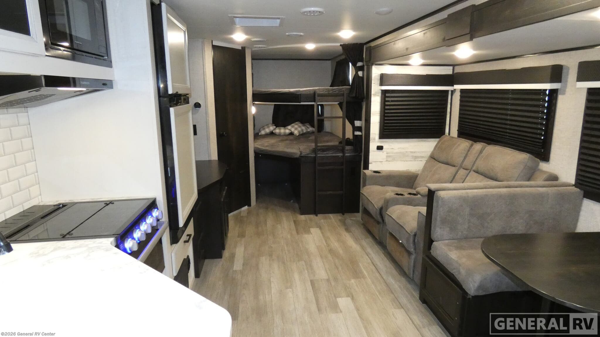2022 Jayco Jay Feather 27BHB - Used Travel Trailer For Sale by General RV Center in Brownstown Township, Michigan