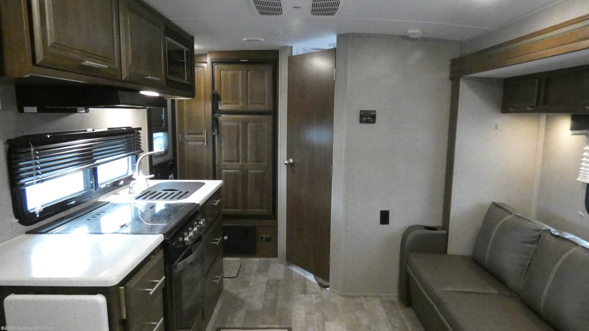 2021 Forest River Rockwood Mini Lite 2109S - Used Travel Trailer For Sale by General RV Center in Brownstown Township, Michigan