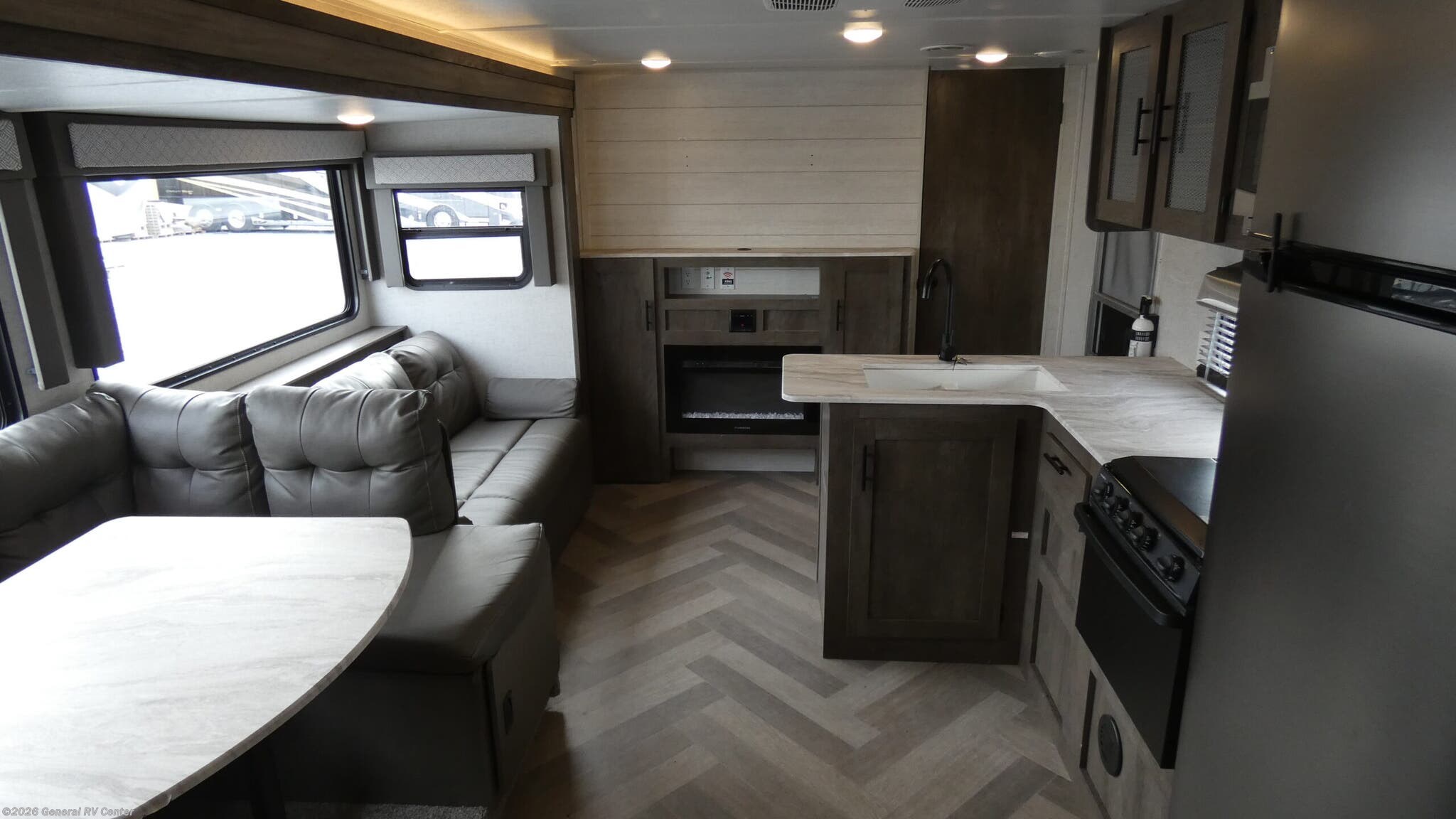 Used 2021 Forest River Wildwood X-Lite 263BHXL available in Brownstown Township, Michigan