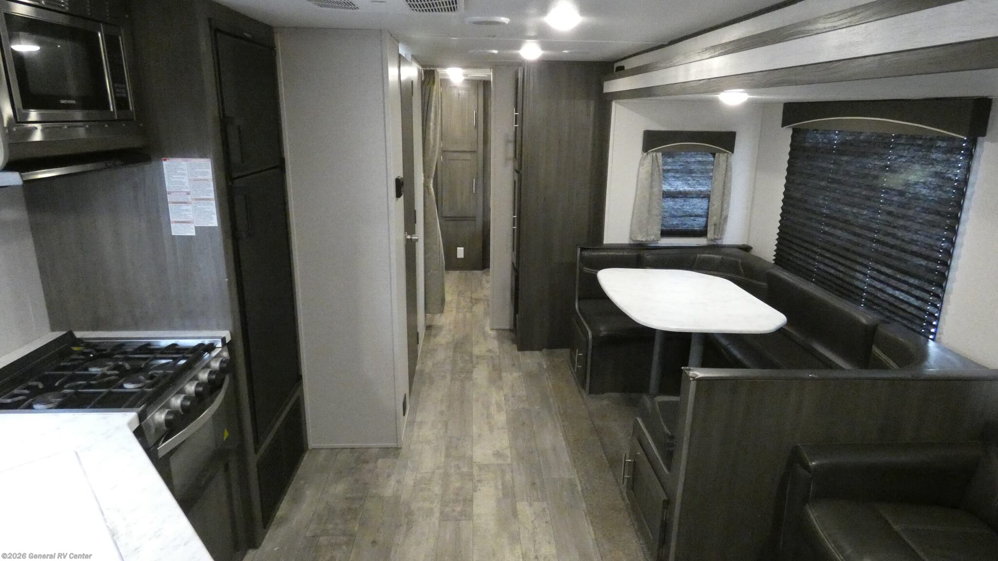 2021 Shasta Shasta 30QB - Used Travel Trailer For Sale by General RV Center in Brownstown Township, Michigan