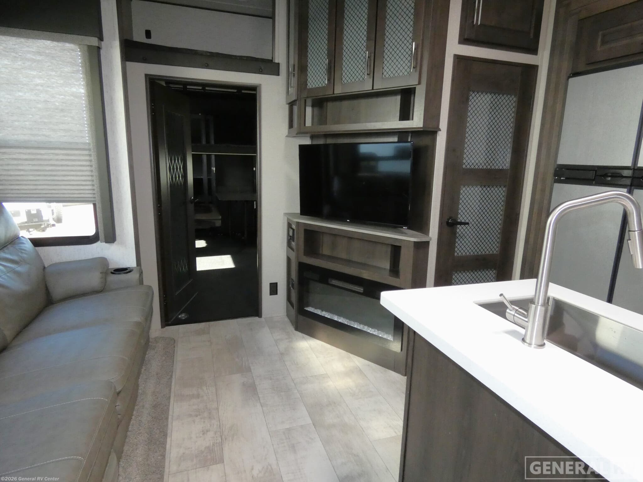 2022 Grand Design Momentum 350G - Used Fifth Wheel For Sale by General RV Center in Brownstown Township, Michigan