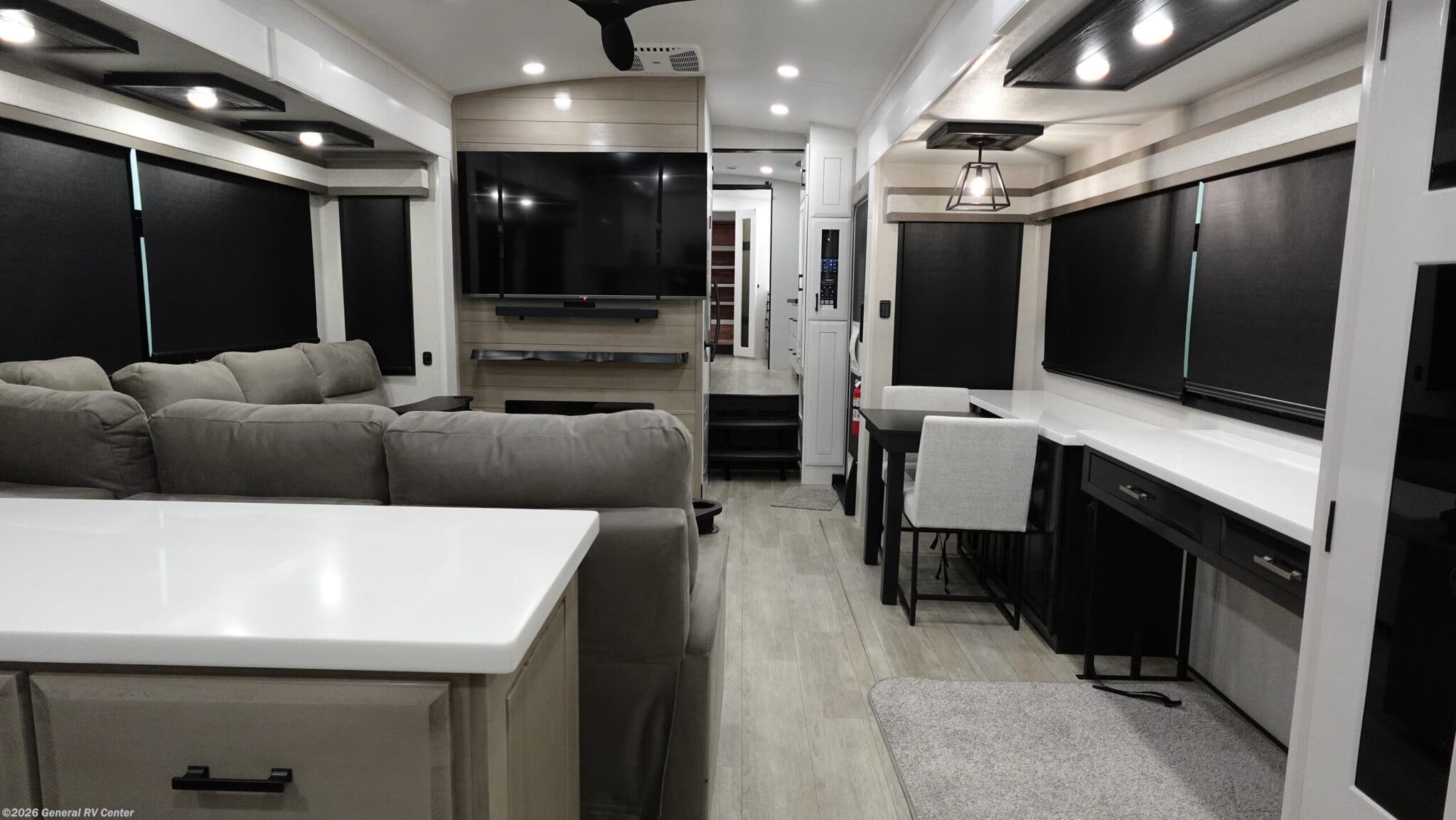 New 2026 Jayco Pinnacle 38FBRK available in Brownstown Township, Michigan