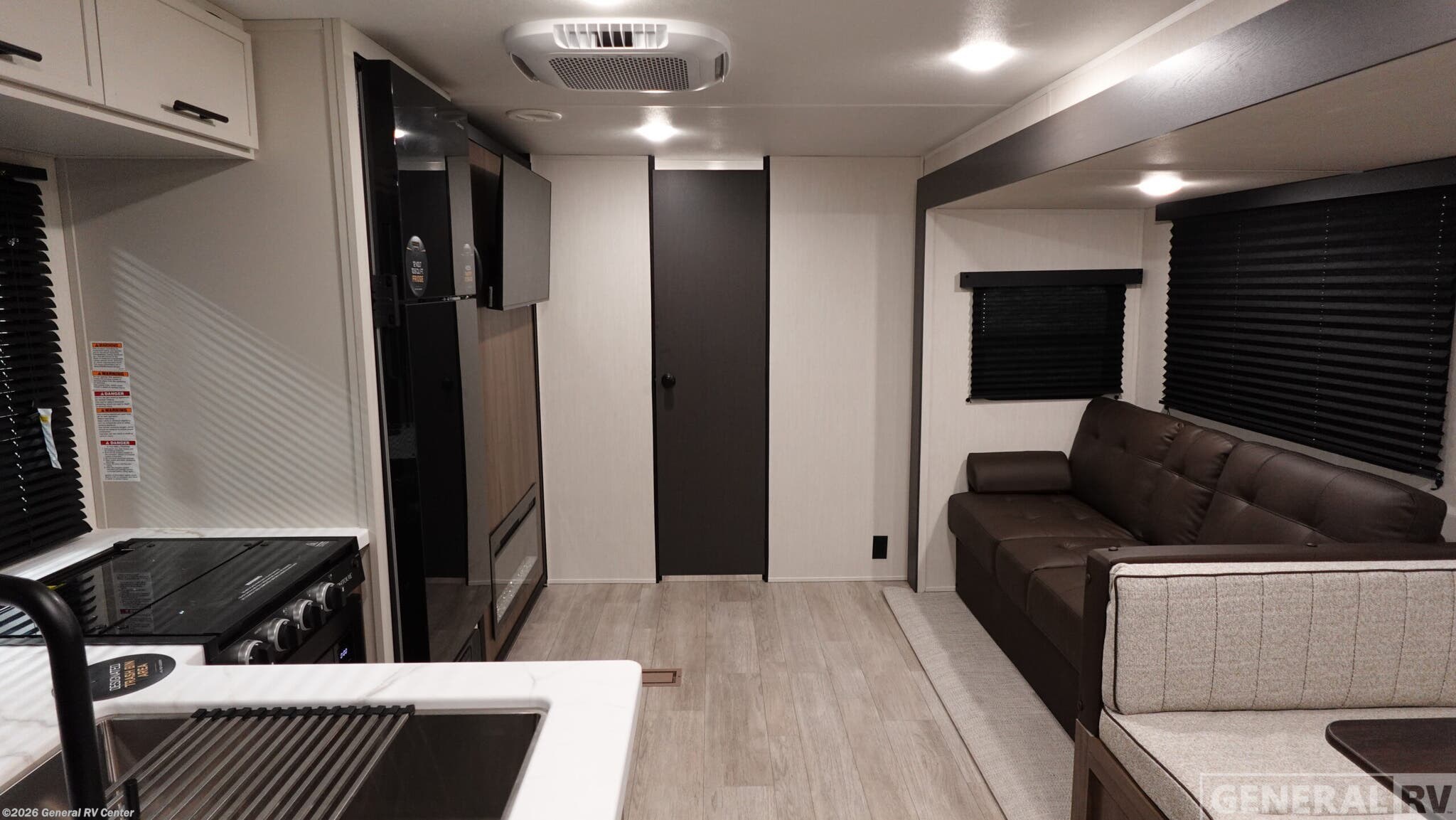 2026 Prime Time Avenger 25RBS - New Travel Trailer For Sale by General RV Center in Brownstown Township, Michigan