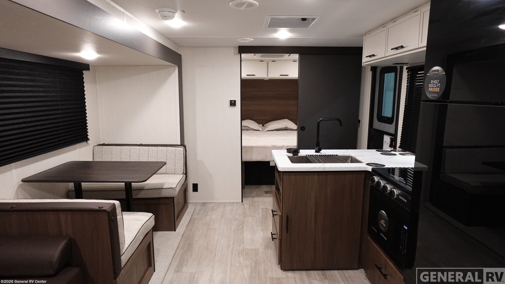 New 2026 Prime Time Avenger 25RBS available in Brownstown Township, Michigan