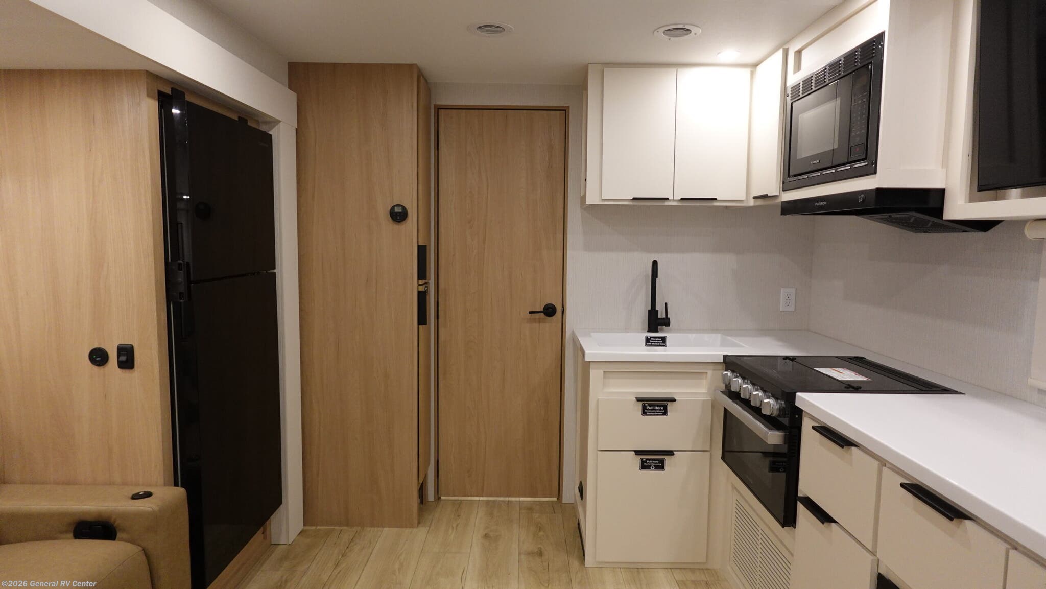 New 2026 Winnebago Thrive 25RLS available in Brownstown Township, Michigan