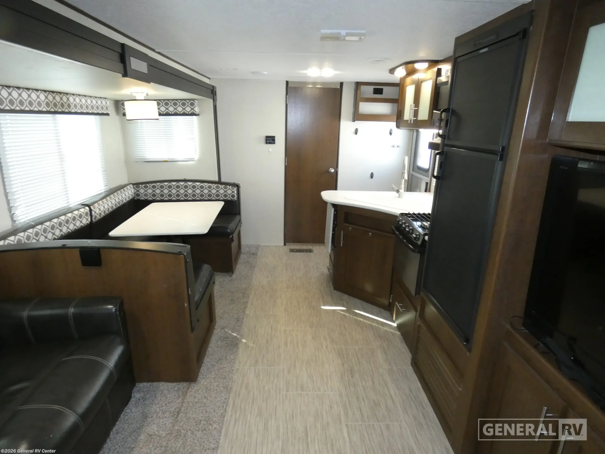 Used 2018 Prime Time Avenger ATI 27DBS available in Brownstown Township, Michigan