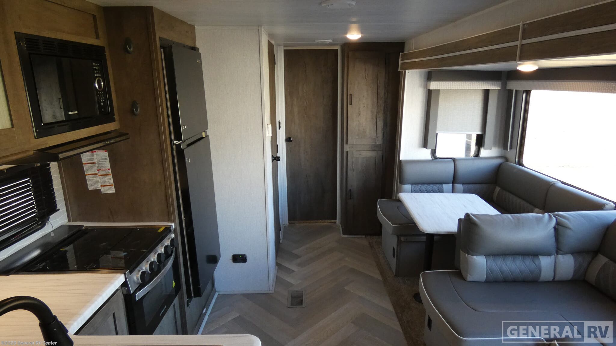 2022 Forest River Wildwood 31KQBTS - Used Travel Trailer For Sale by General RV Center in Brownstown Township, Michigan