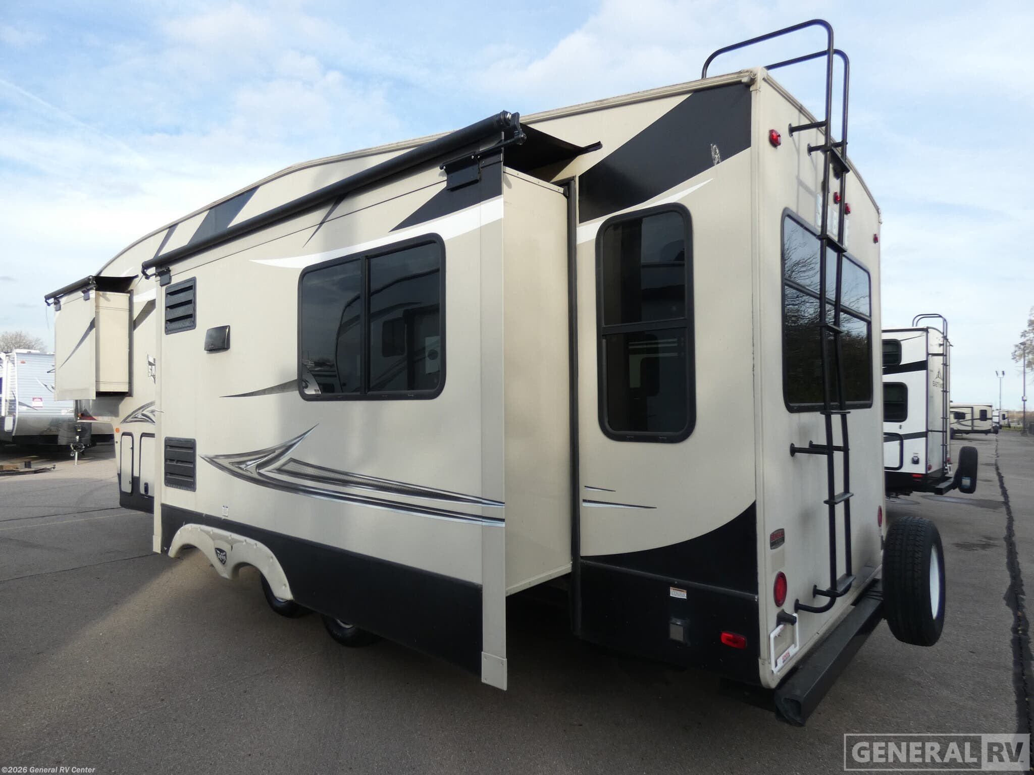 2016 Sabre 28RL by Forest River from General RV Center in Brownstown Township, Michigan