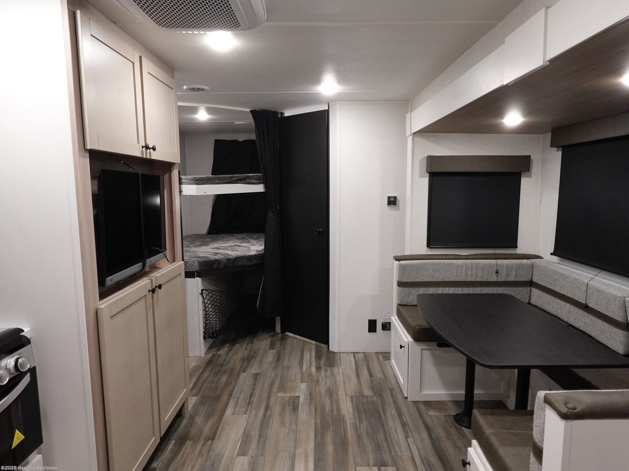 2026 Highland Ridge RANGE LITE 241BH - New Travel Trailer For Sale by General RV Center in Brownstown Township, Michigan