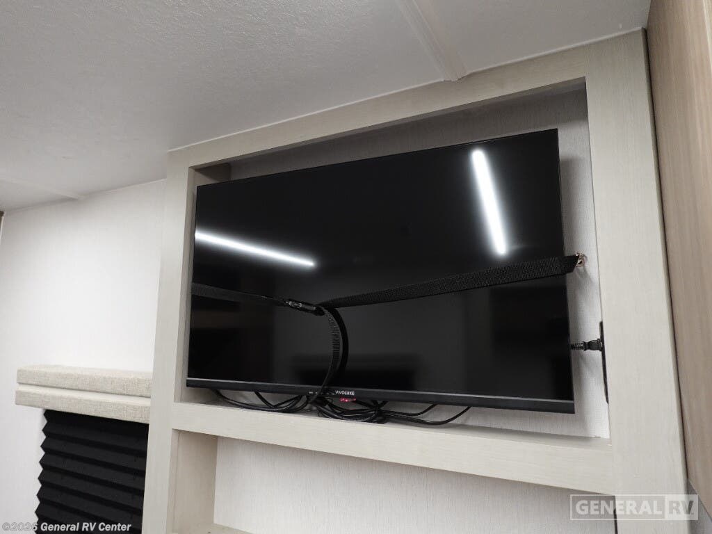 New 2026 Coachmen Freedom EXPRS 19SE available in Brownstown Township, Michigan