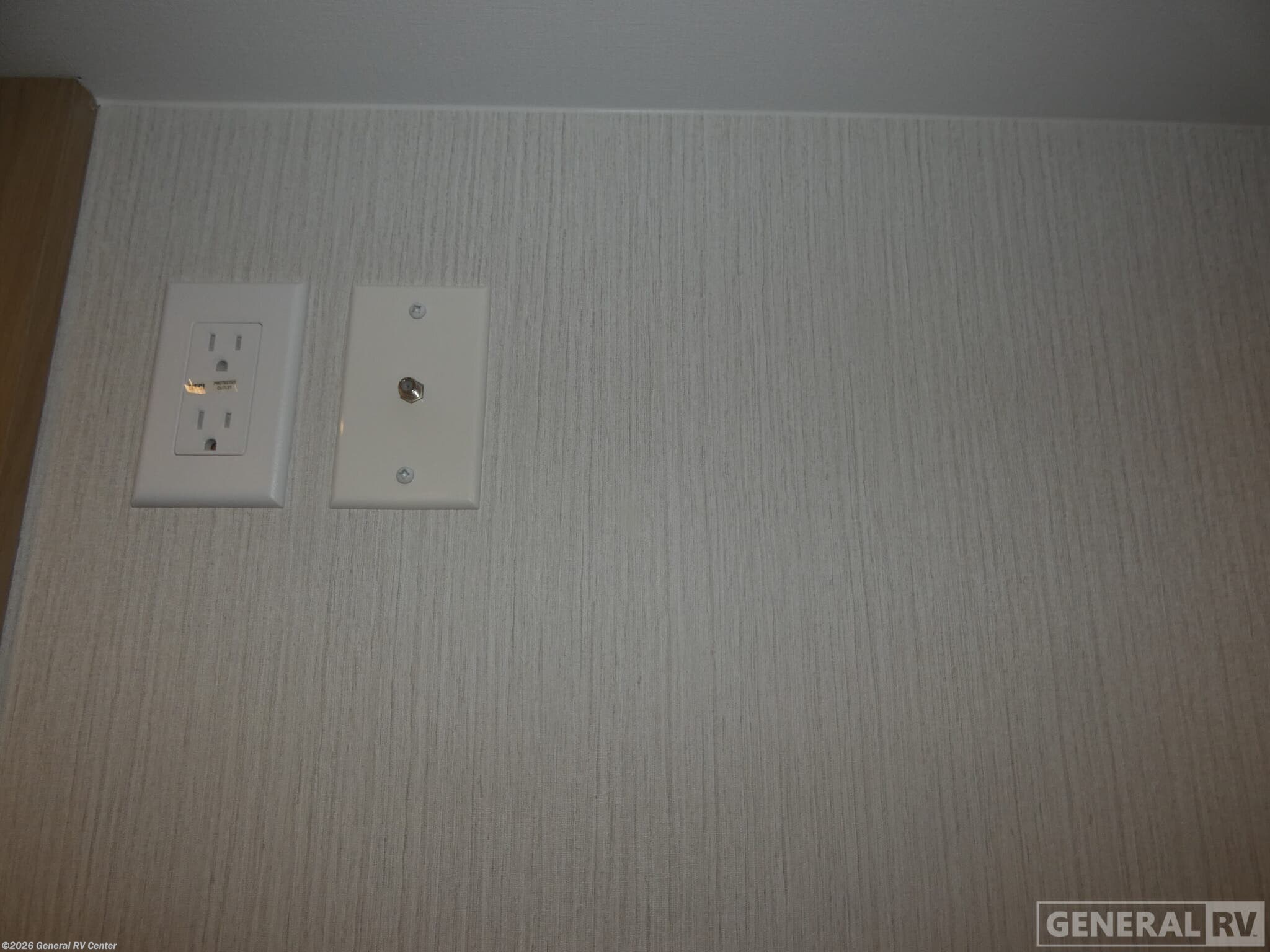 New 2026 Winnebago Thrive 24RKS available in Brownstown Township, Michigan