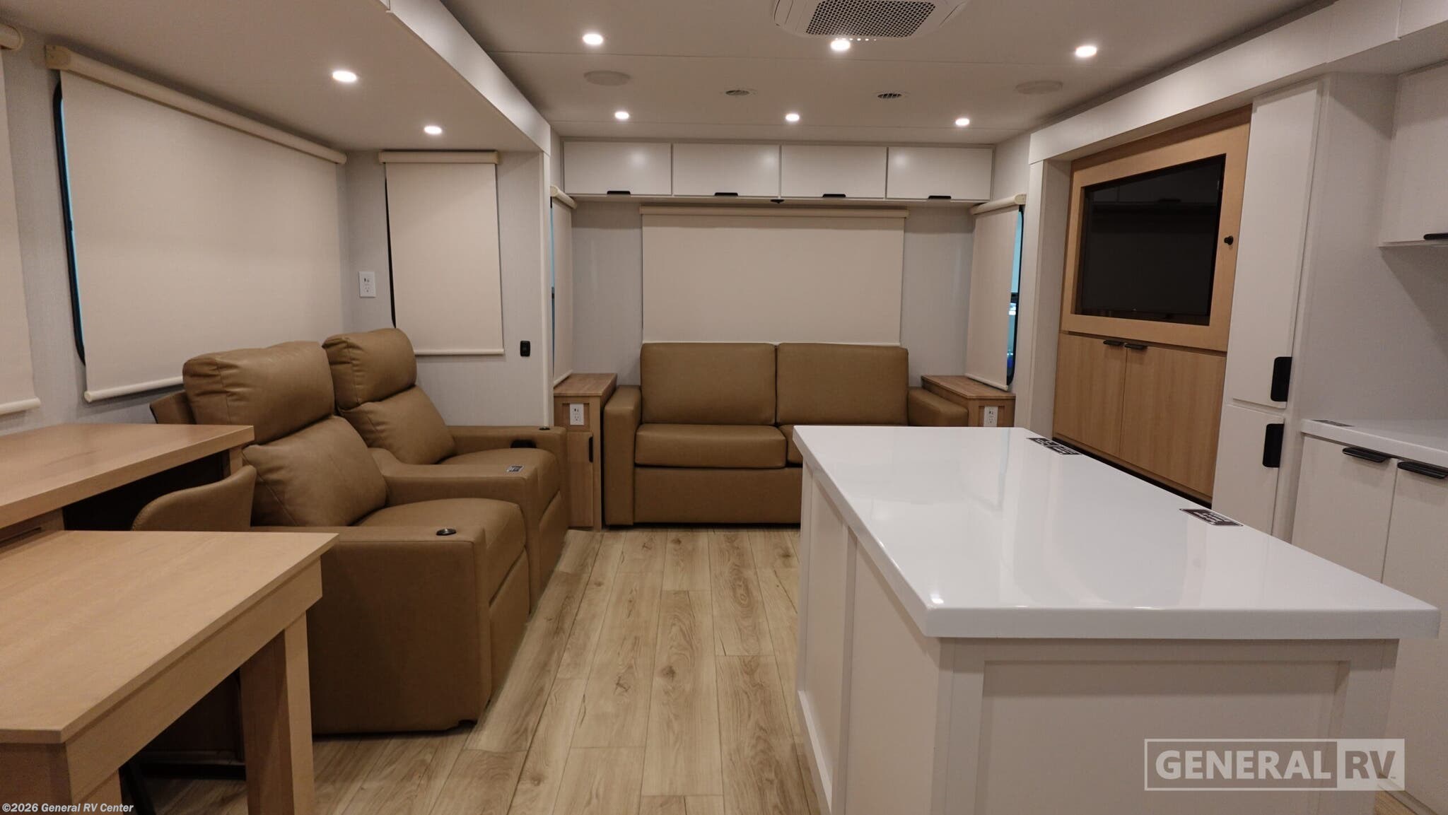 2026 Winnebago Thrive 29RLO - New Travel Trailer For Sale by General RV Center in Brownstown Township, Michigan