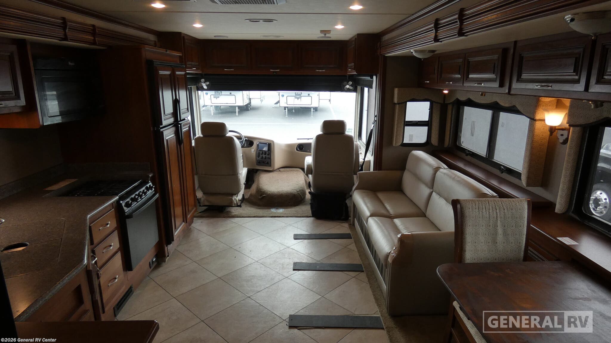 Used 2015 Holiday Rambler Vacationer 36DBT available in Brownstown Township, Michigan
