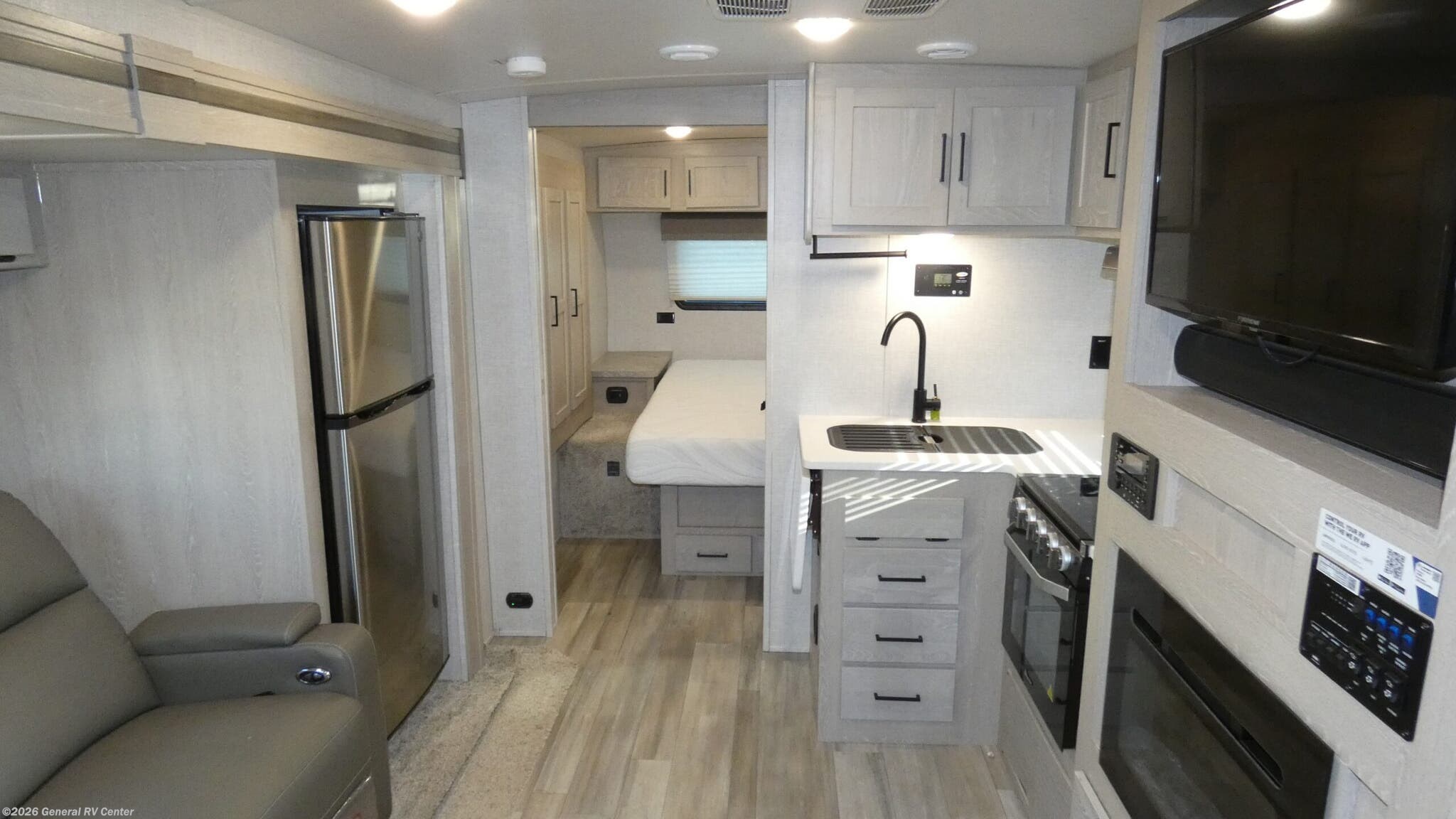 Used 2022 Forest River Flagstaff Micro Lite 25FBLS available in Brownstown Township, Michigan