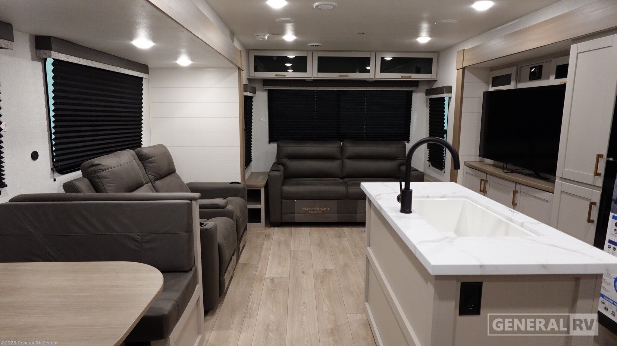 2027 Jayco FLIGHT 334RTS - New Travel Trailer For Sale by General RV Center in Brownstown Township, Michigan