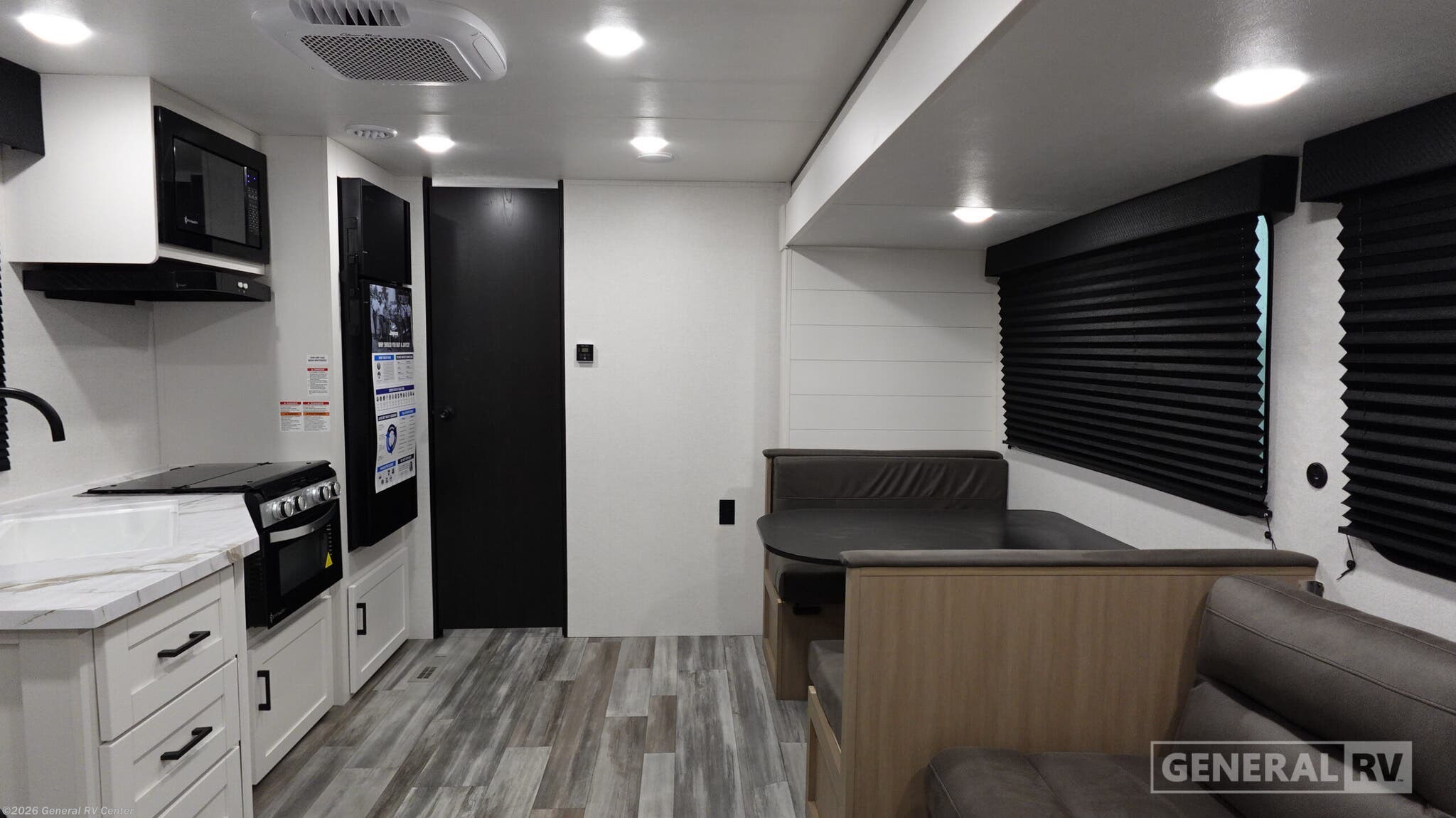 2026 Jayco FLIGHT 265MWS - New Travel Trailer For Sale by General RV Center in Brownstown Township, Michigan
