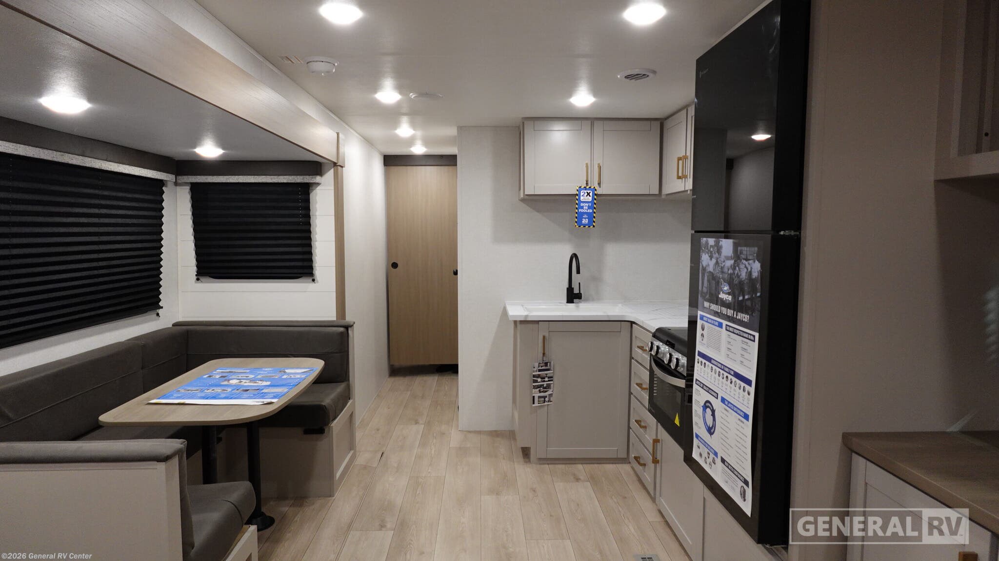 New 2026 Jayco Jay Flight SLX 330TBS available in Brownstown Township, Michigan