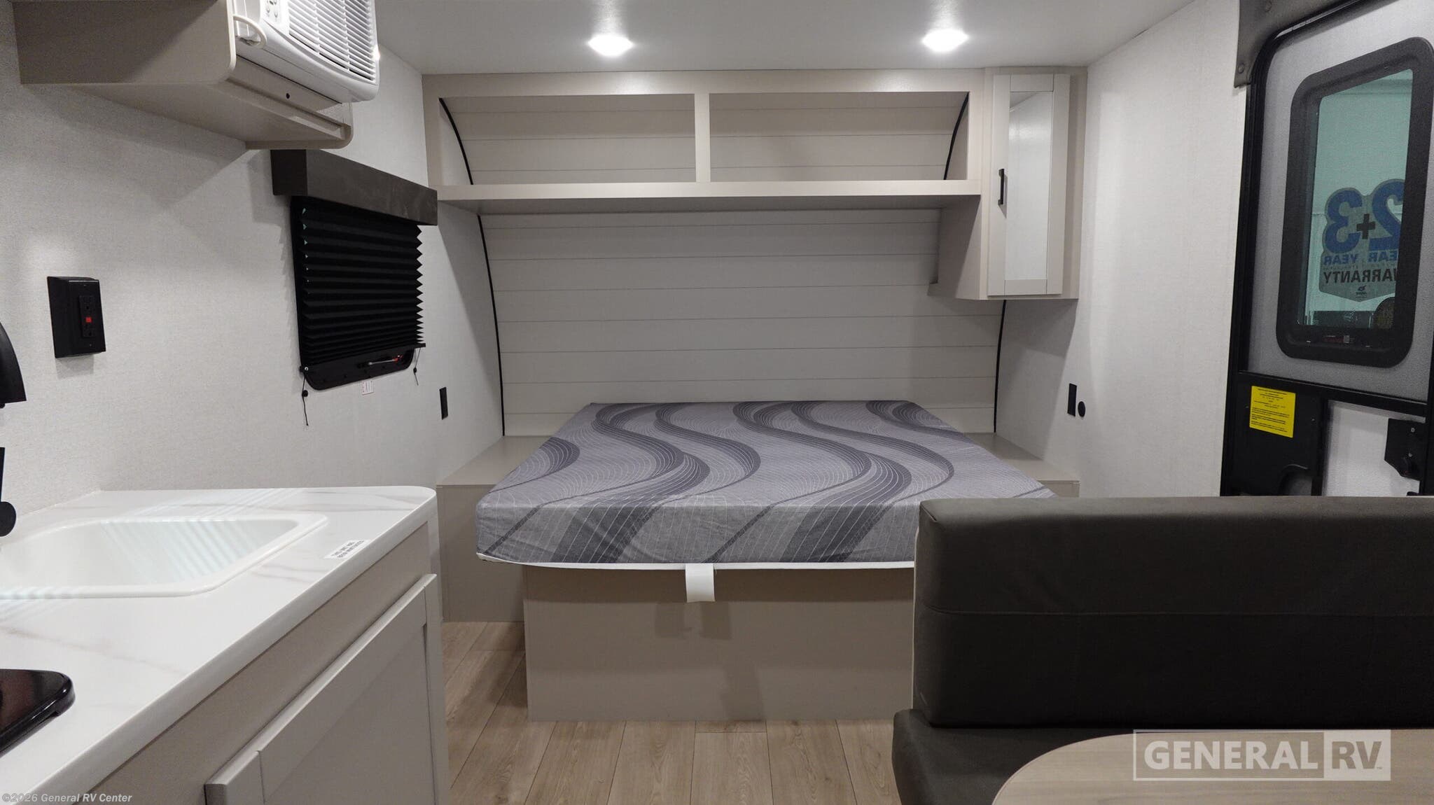 New 2026 Jayco Jay Flight SLX 170FQ available in Brownstown Township, Michigan