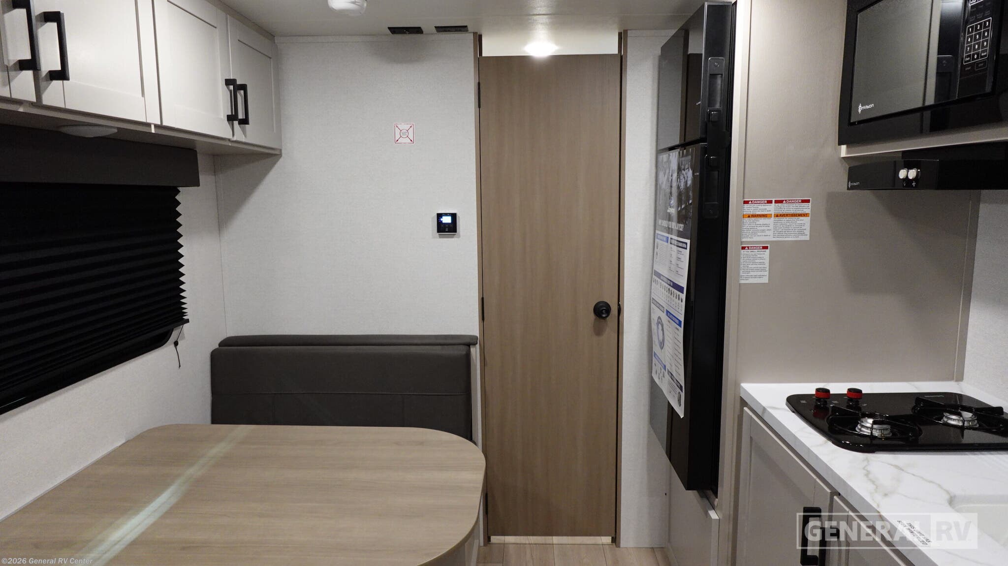 2026 Jayco Jay Flight SLX 175FQ - New Travel Trailer For Sale by General RV Center in Brownstown Township, Michigan