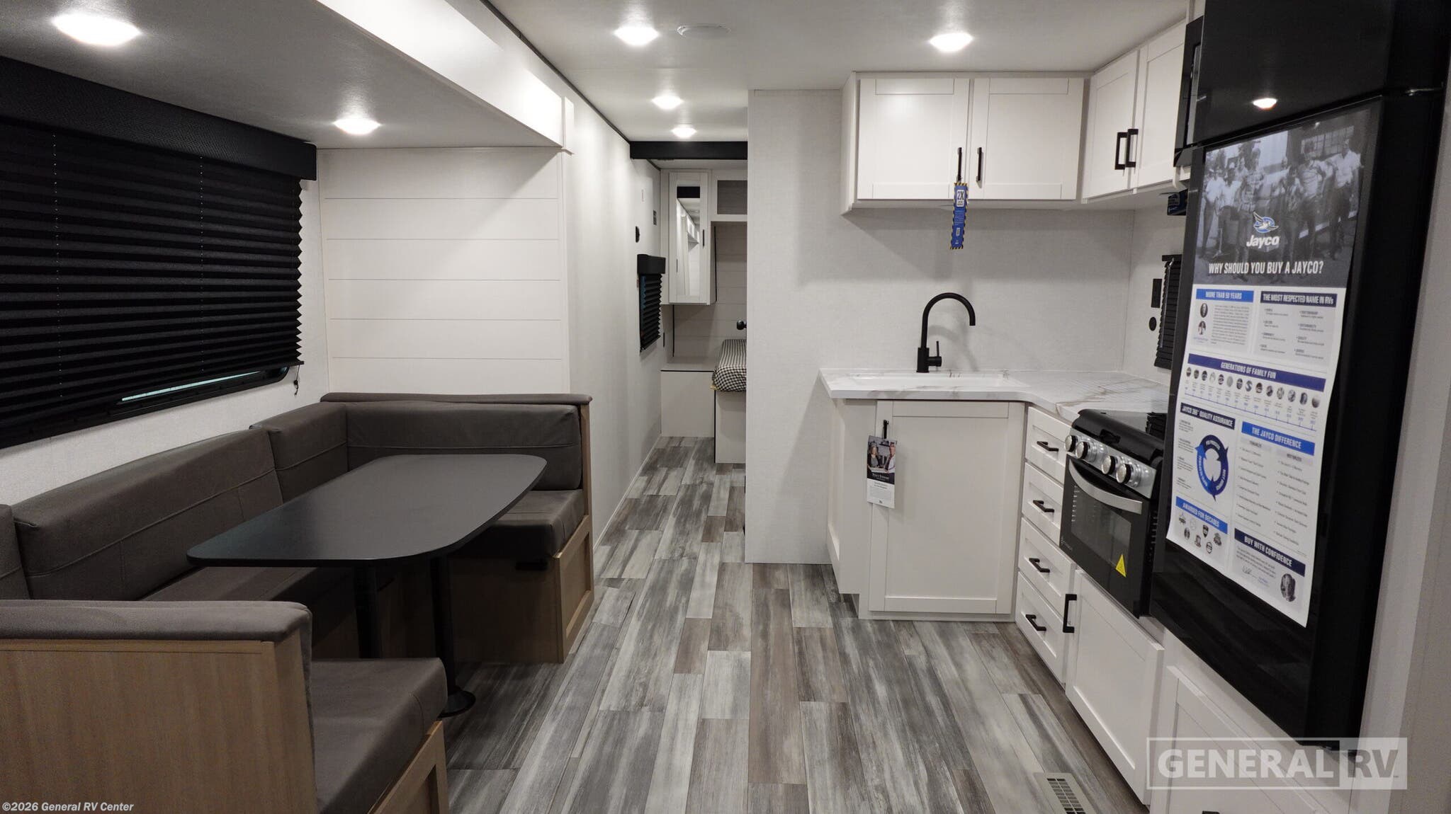 New 2026 Jayco Jay Flight SLX 330TBS available in Brownstown Township, Michigan