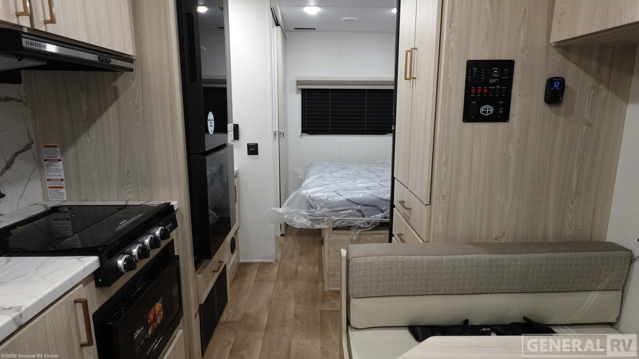 2026 East to West Entrada 220S - New Class C For Sale by General RV Center in Brownstown Township, Michigan