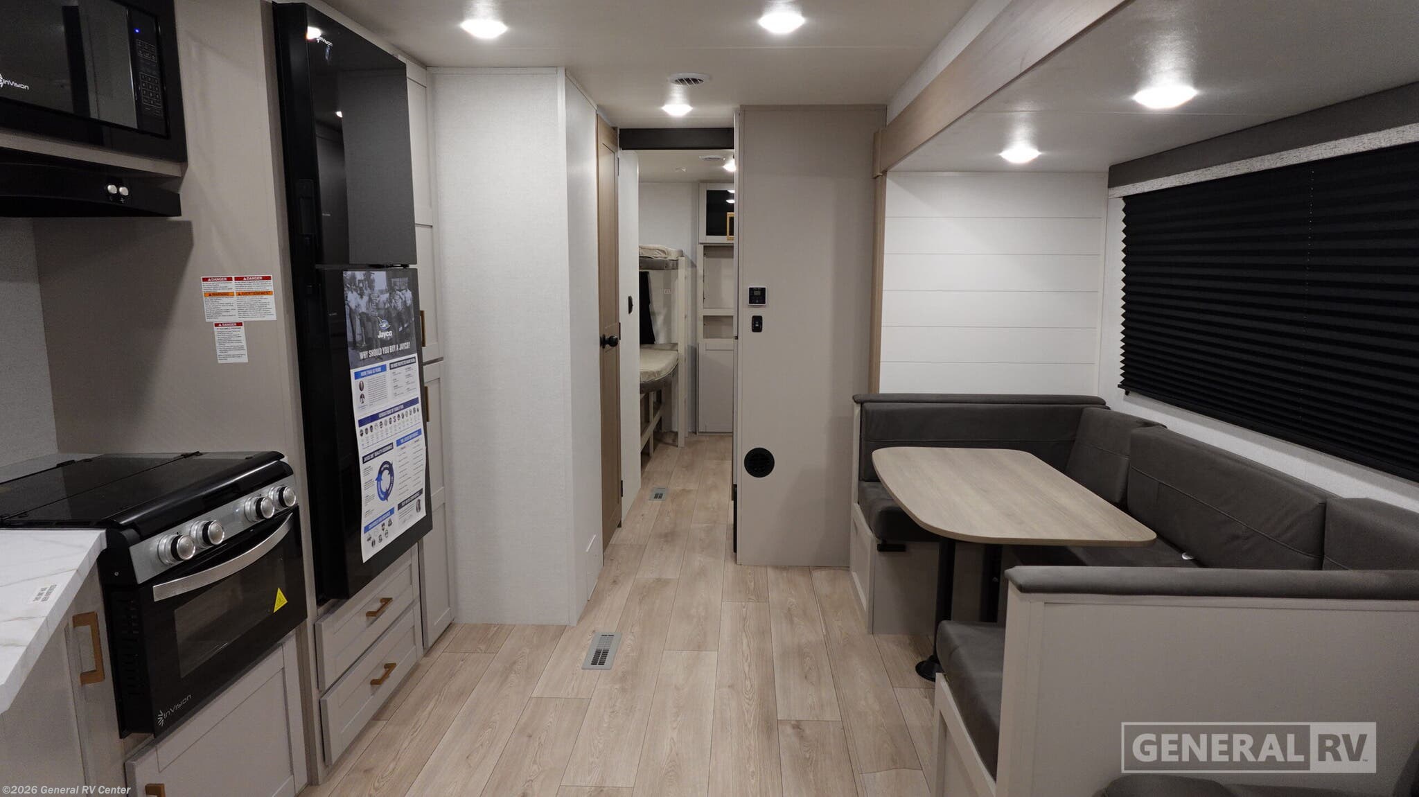 2027 Jayco Jay Flight SLX 321BDS - New Travel Trailer For Sale by General RV Center in Brownstown Township, Michigan