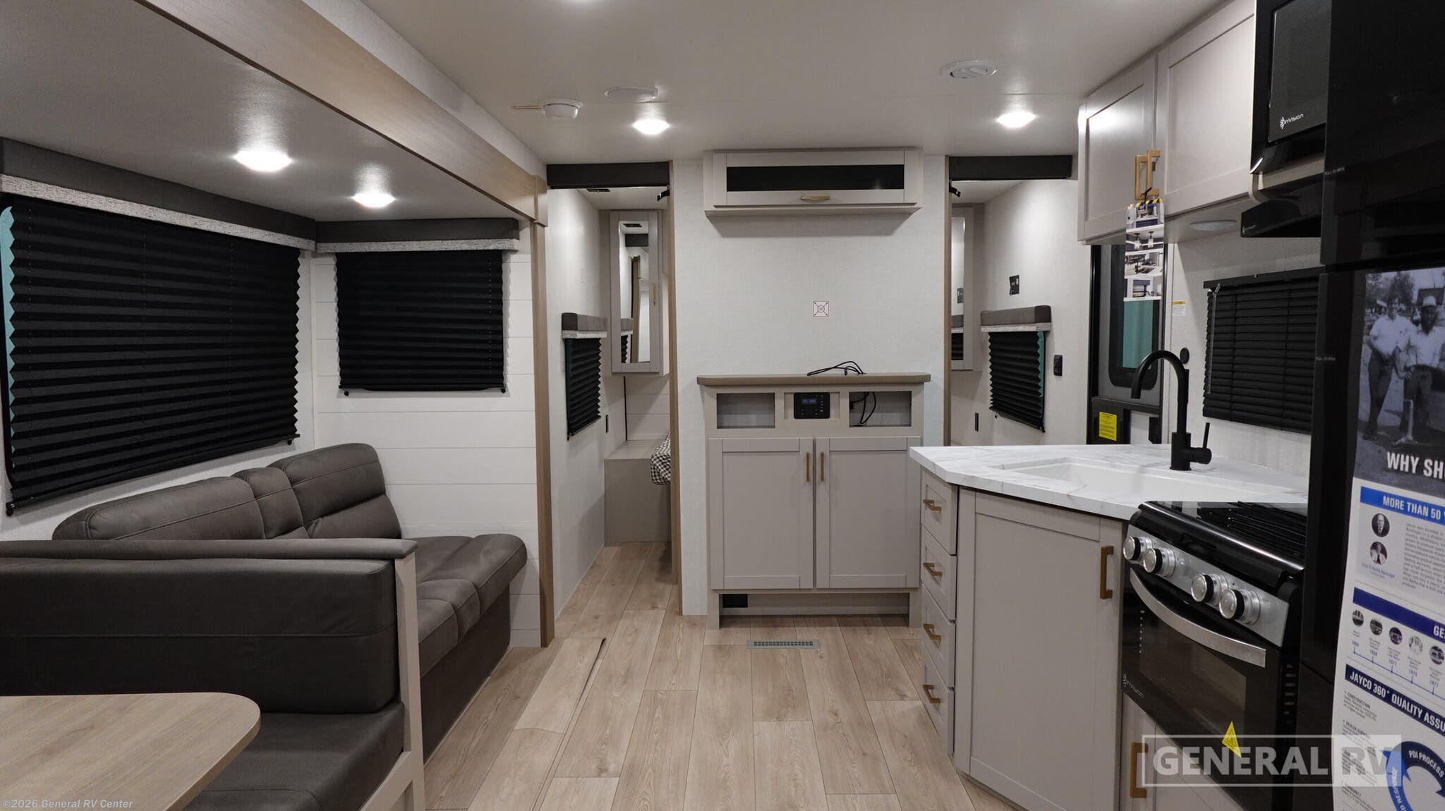 New 2027 Jayco Jay Flight SLX 321BDS available in Brownstown Township, Michigan