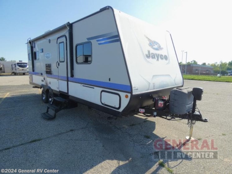 Used 2018 Jayco Jay Feather 23RL available in Mount Clemens, Michigan