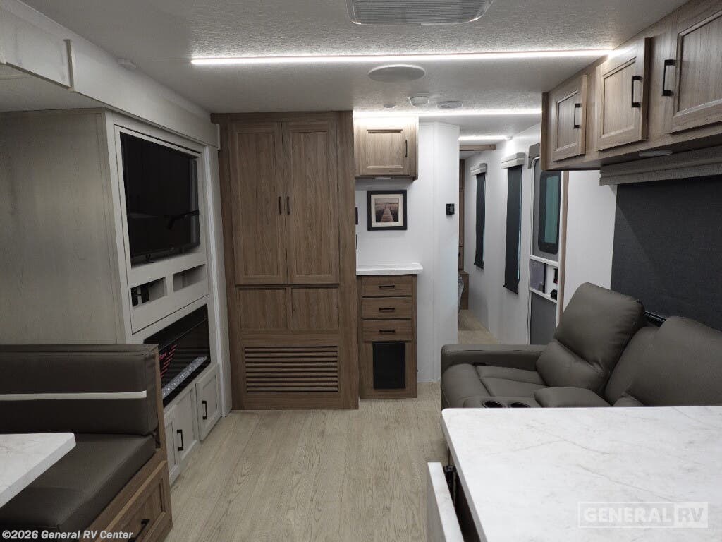 New 2025 Coachmen Freedom EXPRS 274RKS available in Mount Clemens, Michigan