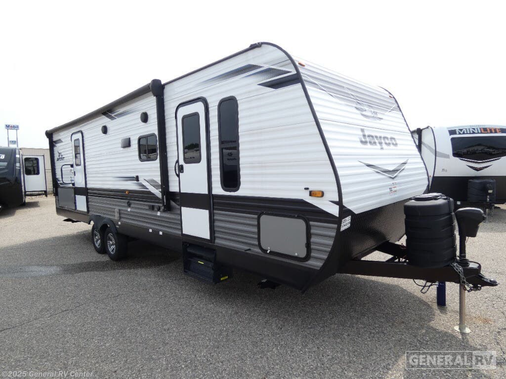 Used 2022 Jayco Flight 28BHS available in Mount Clemens, Michigan