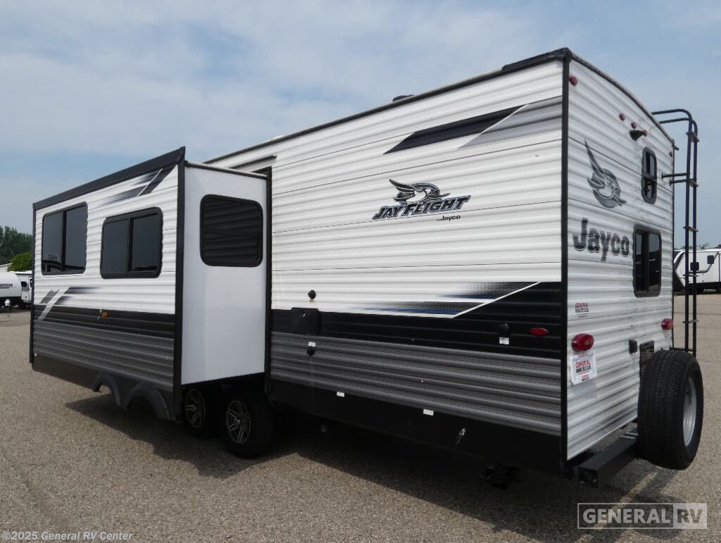 Used 2022 Jayco Flight 28BHS available in Mount Clemens, Michigan