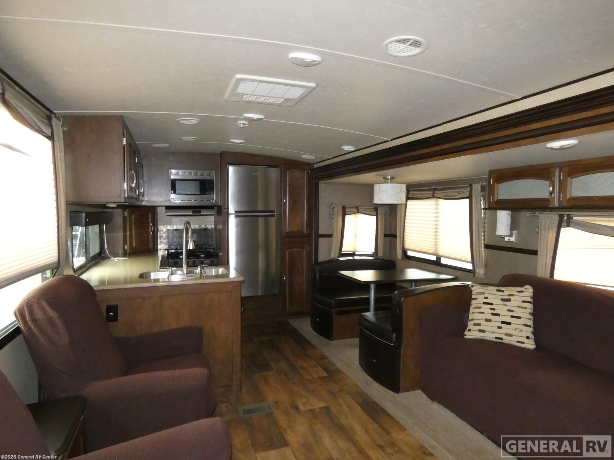 2017 Forest River Wildwood 282RK - Used Travel Trailer For Sale by General RV Center in Mount Clemens, Michigan