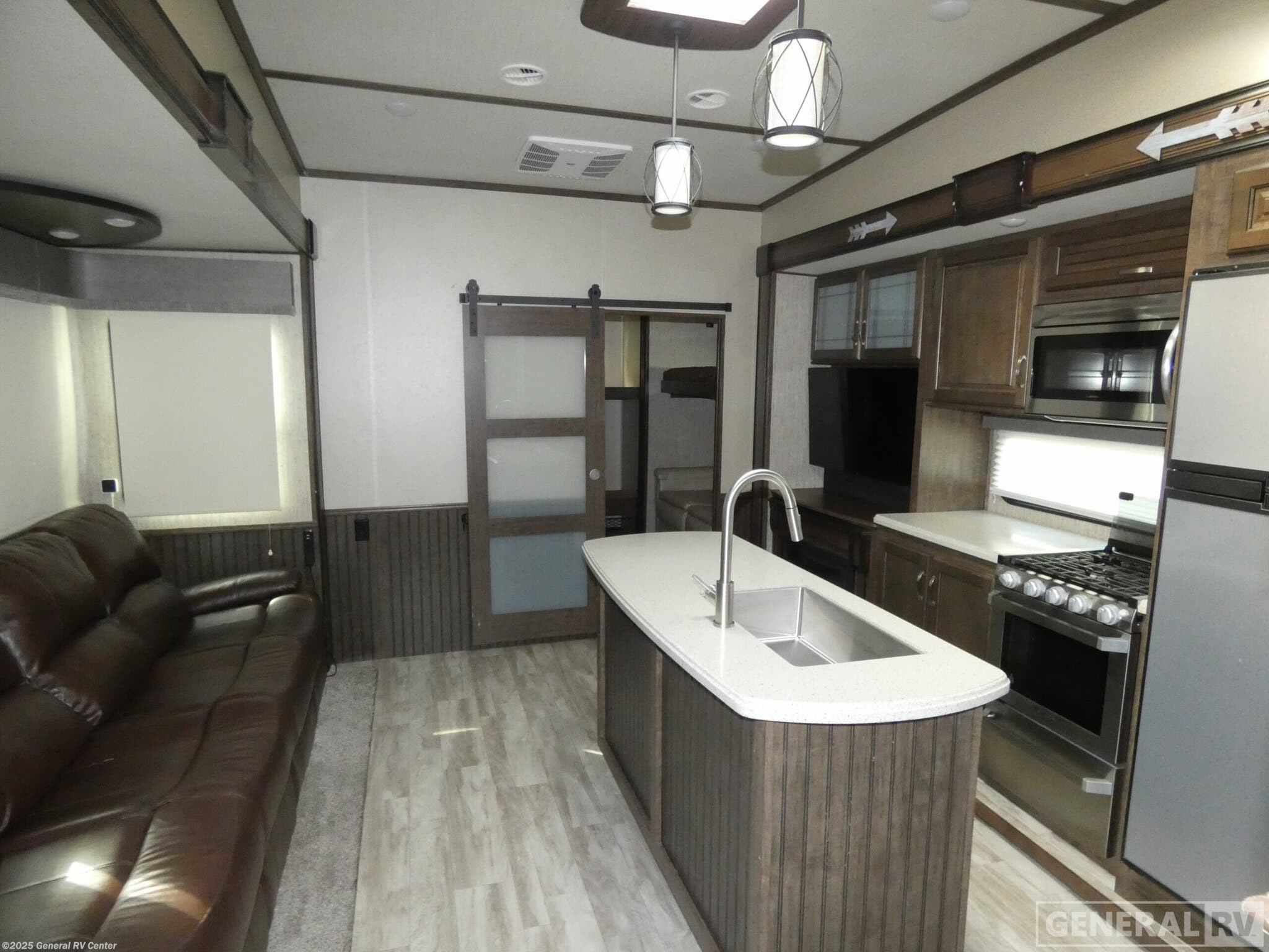 2020 Grand Design Solitude 3740BH - Used Fifth Wheel For Sale by General RV Center in Mount Clemens, Michigan