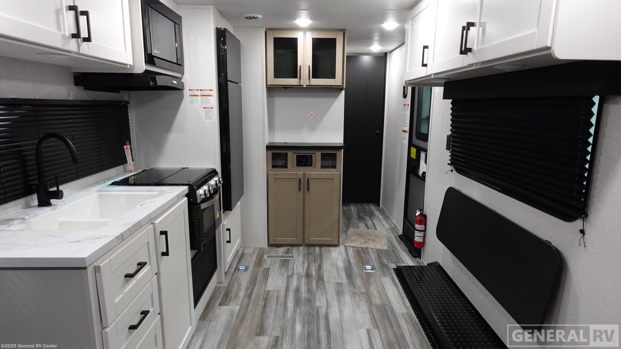 New 2026 Jayco Flight 265TH available in Mount Clemens, Michigan