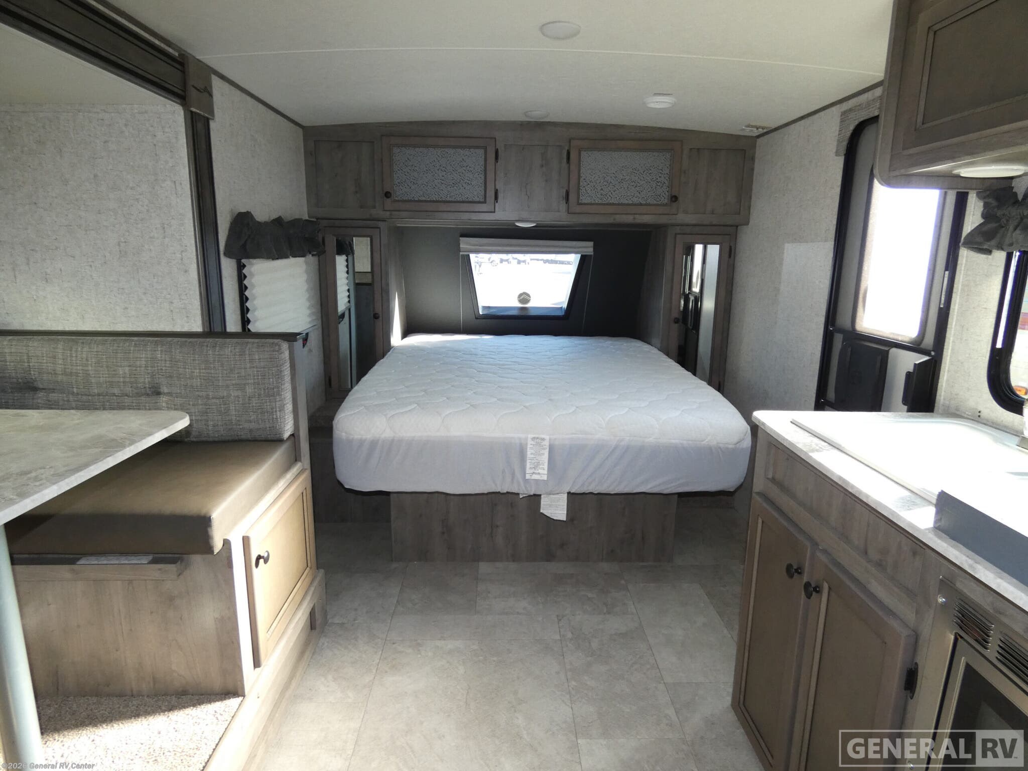 Used 2020 Coachmen Apex Nano 191RBS available in Mount Clemens, Michigan