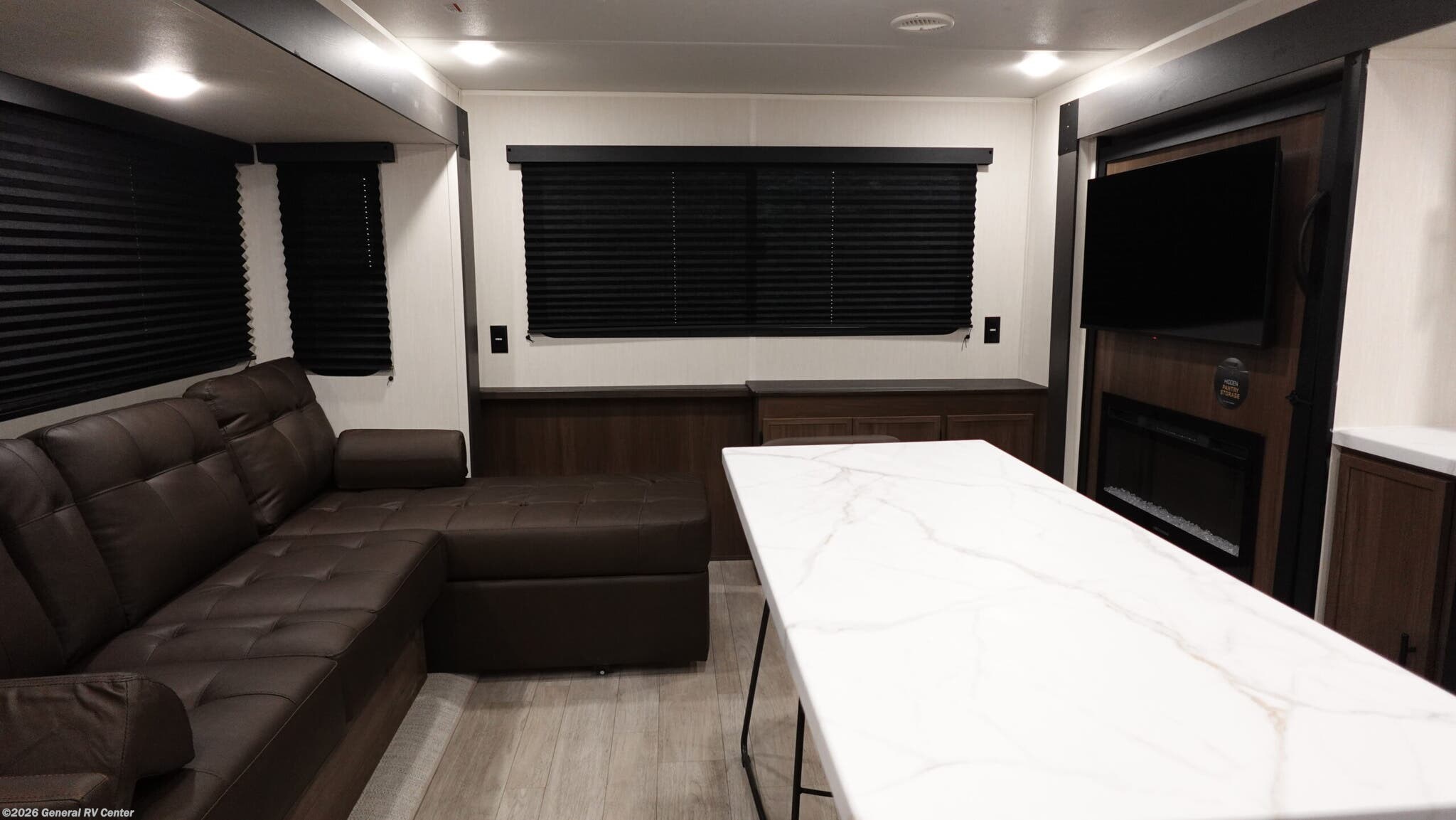 2026 Prime Time Avenger 27REI - New Travel Trailer For Sale by General RV Center in Mount Clemens, Michigan