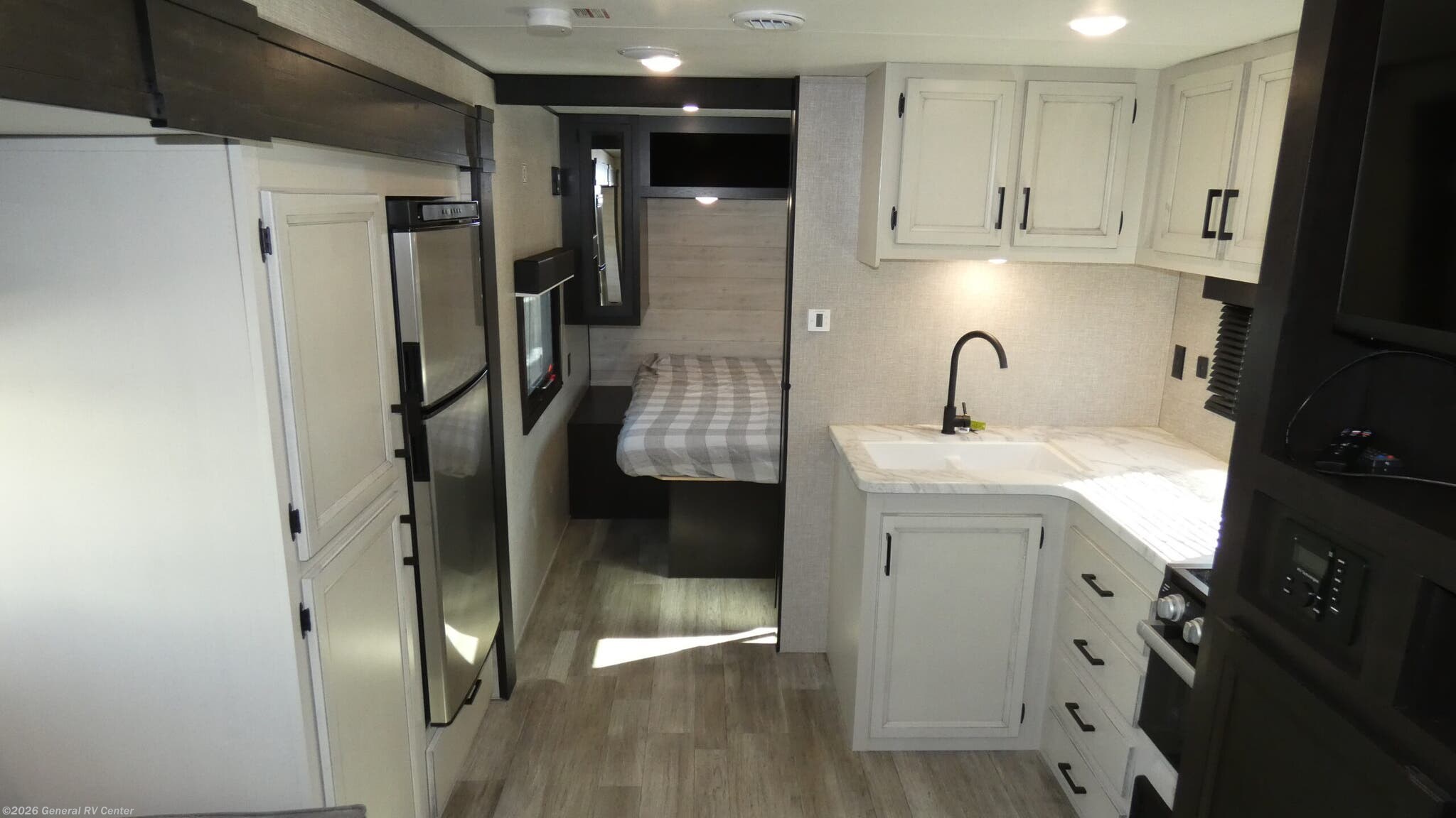 Used 2023 Jayco Jay Flight 240RBS available in Mount Clemens, Michigan