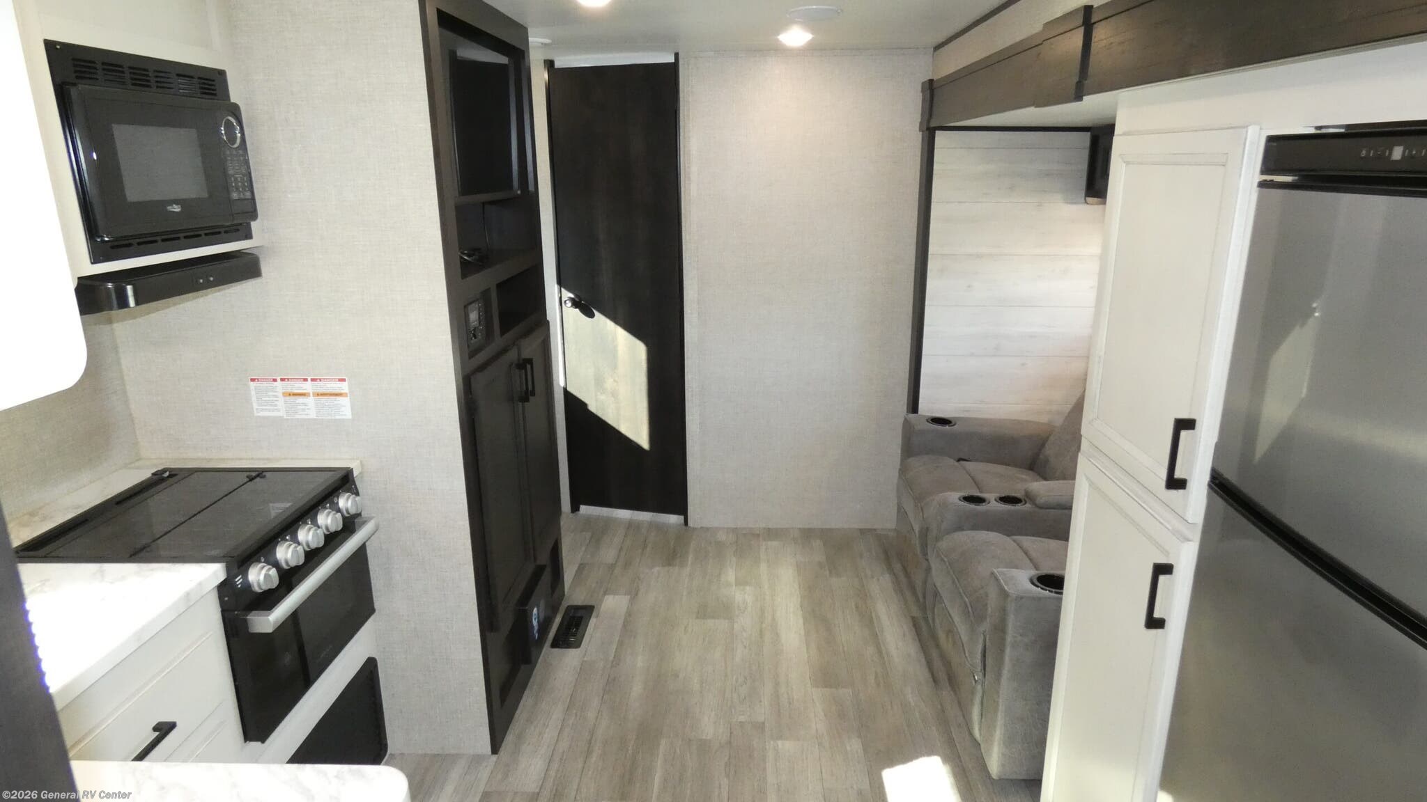 2023 Jayco Jay Flight 240RBS - Used Travel Trailer For Sale by General RV Center in Mount Clemens, Michigan