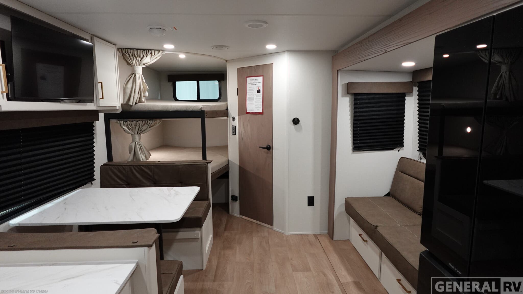 2026 Grand Design TRANSCEND-XPLOR 26BHX - New Travel Trailer For Sale by General RV Center in Mount Clemens, Michigan
