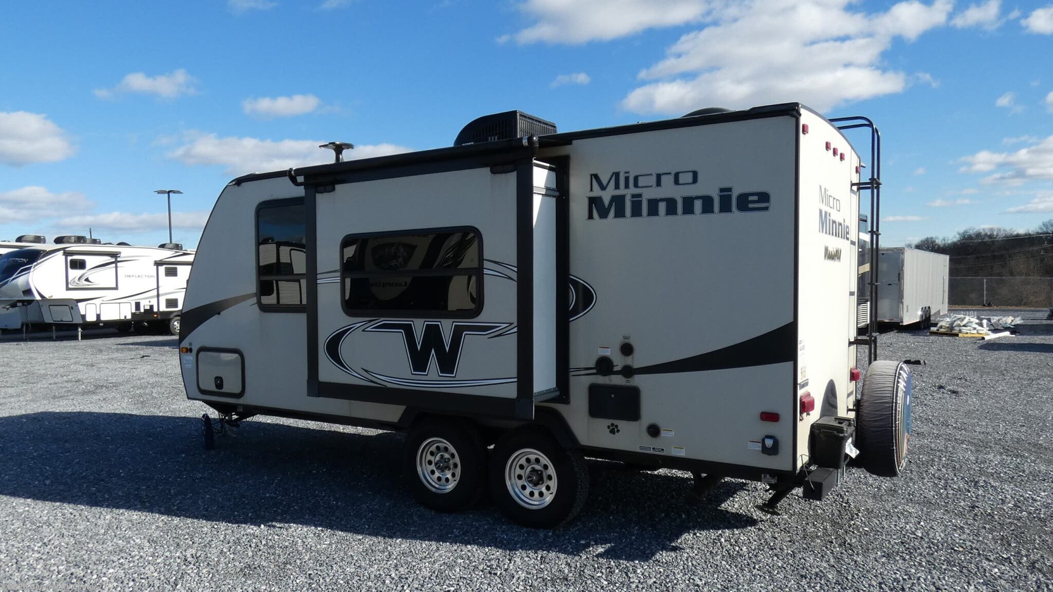 2019 Micro Minnie 2106FBS by Winnebago from General RV Center in Mount Clemens, Michigan