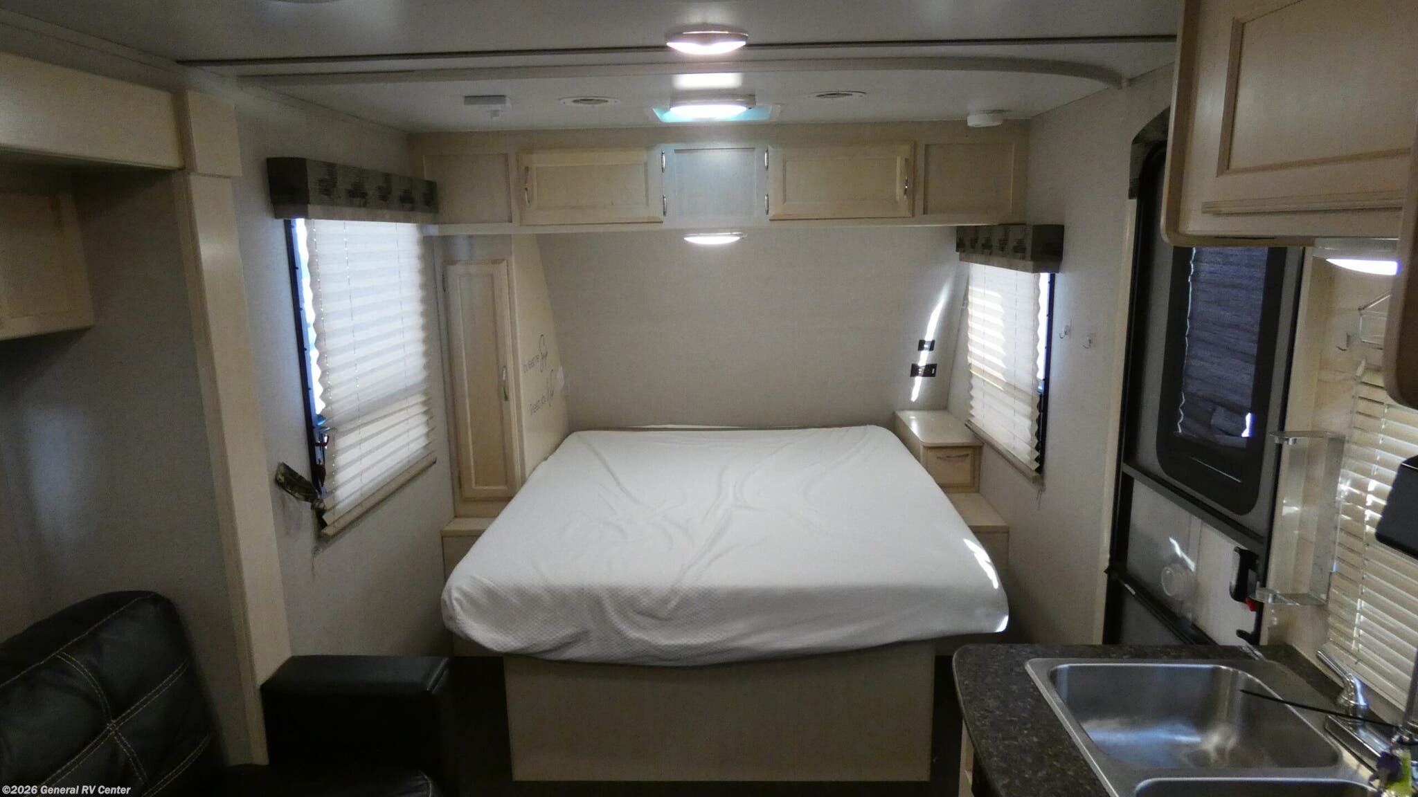 Used 2019 Winnebago Micro Minnie 2106FBS available in Mount Clemens, Michigan
