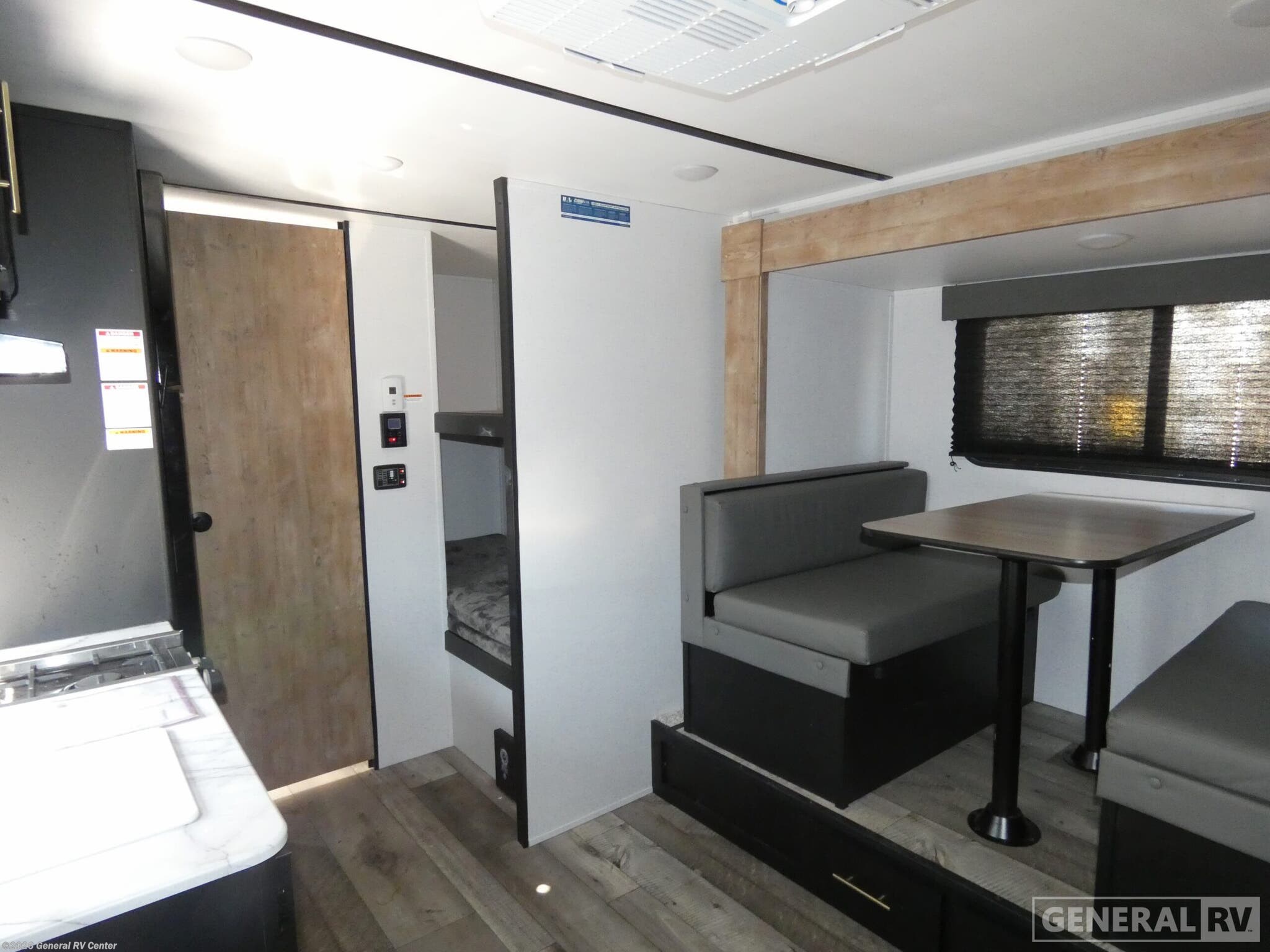 2023 Keystone Springdale 1760BH - Used Travel Trailer For Sale by General RV Center in Mount Clemens, Michigan