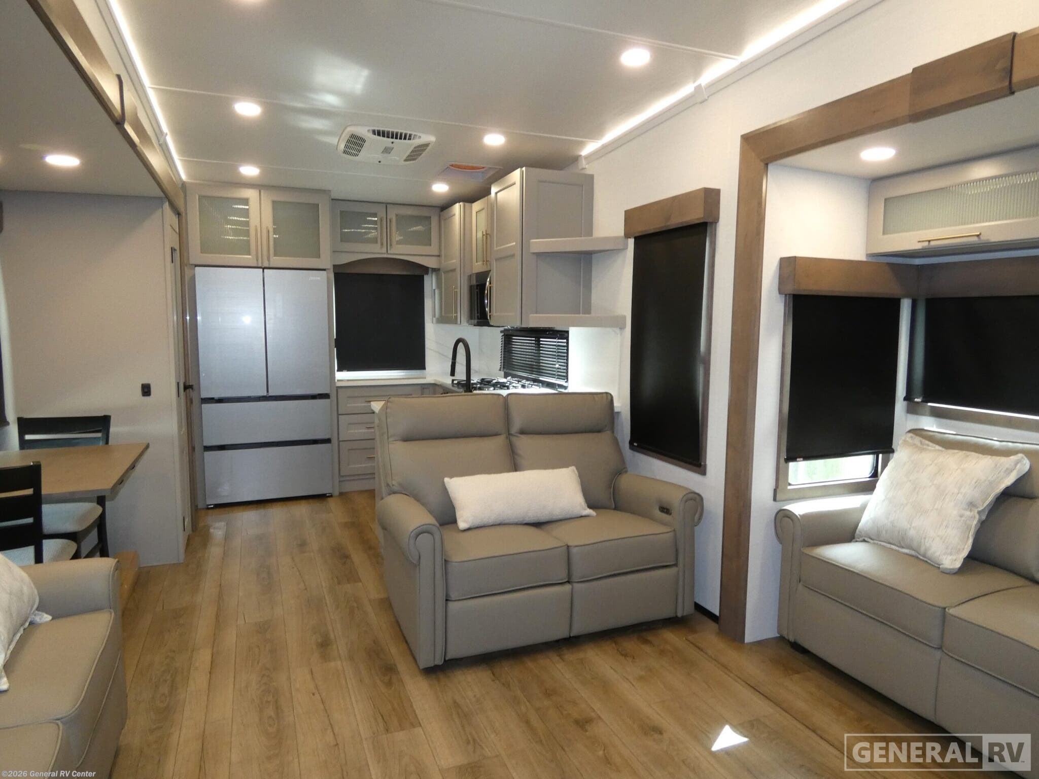2025 Alliance RV Paradigm 382RK - Used Fifth Wheel For Sale by General RV Center in Mount Clemens, Michigan