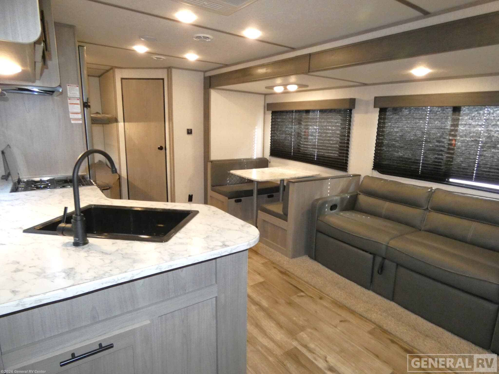2022 Dutchmen Coleman 262BH - Used Travel Trailer For Sale by General RV Center in Mount Clemens, Michigan