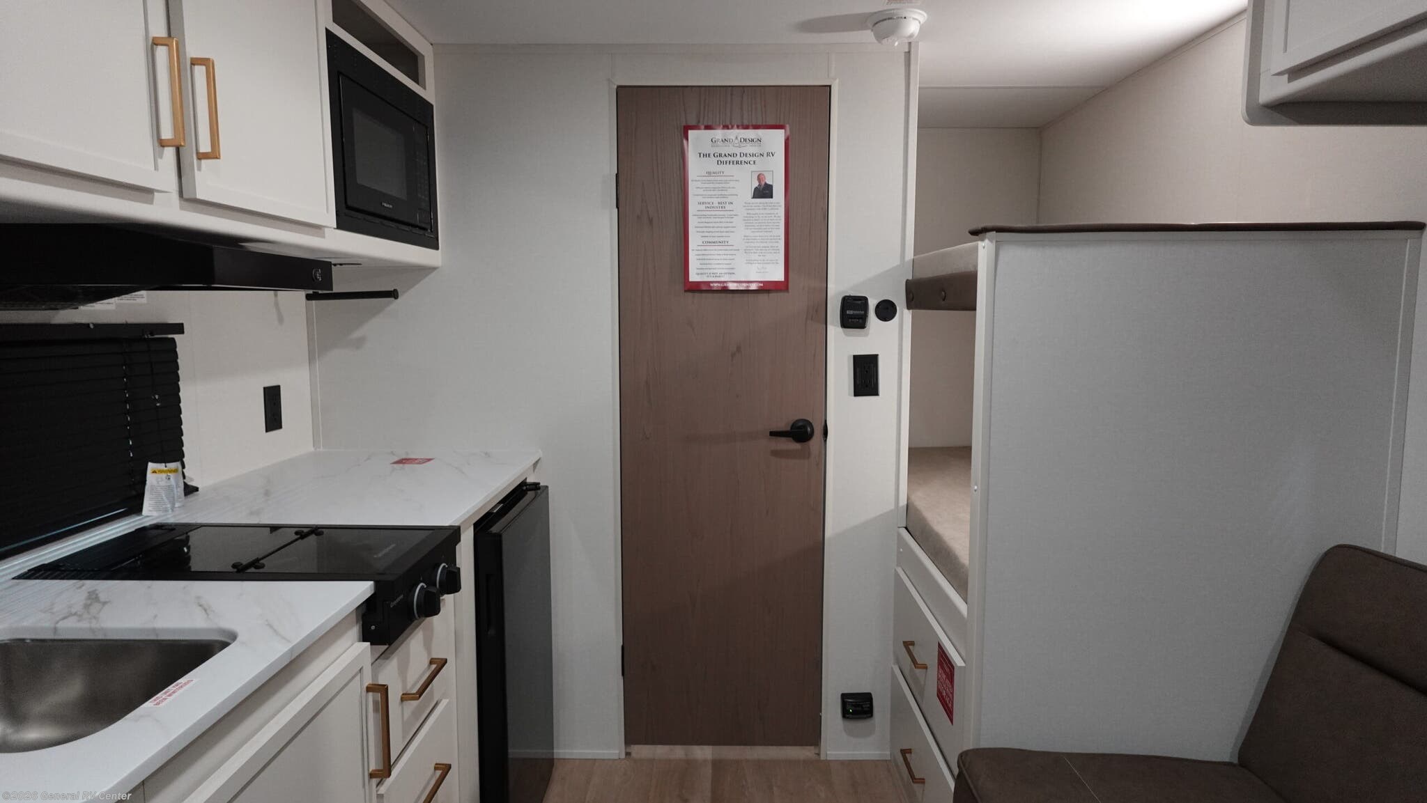 2026 Grand Design TRANSCEND-ONE 151BH - New Travel Trailer For Sale by General RV Center in Mount Clemens, Michigan