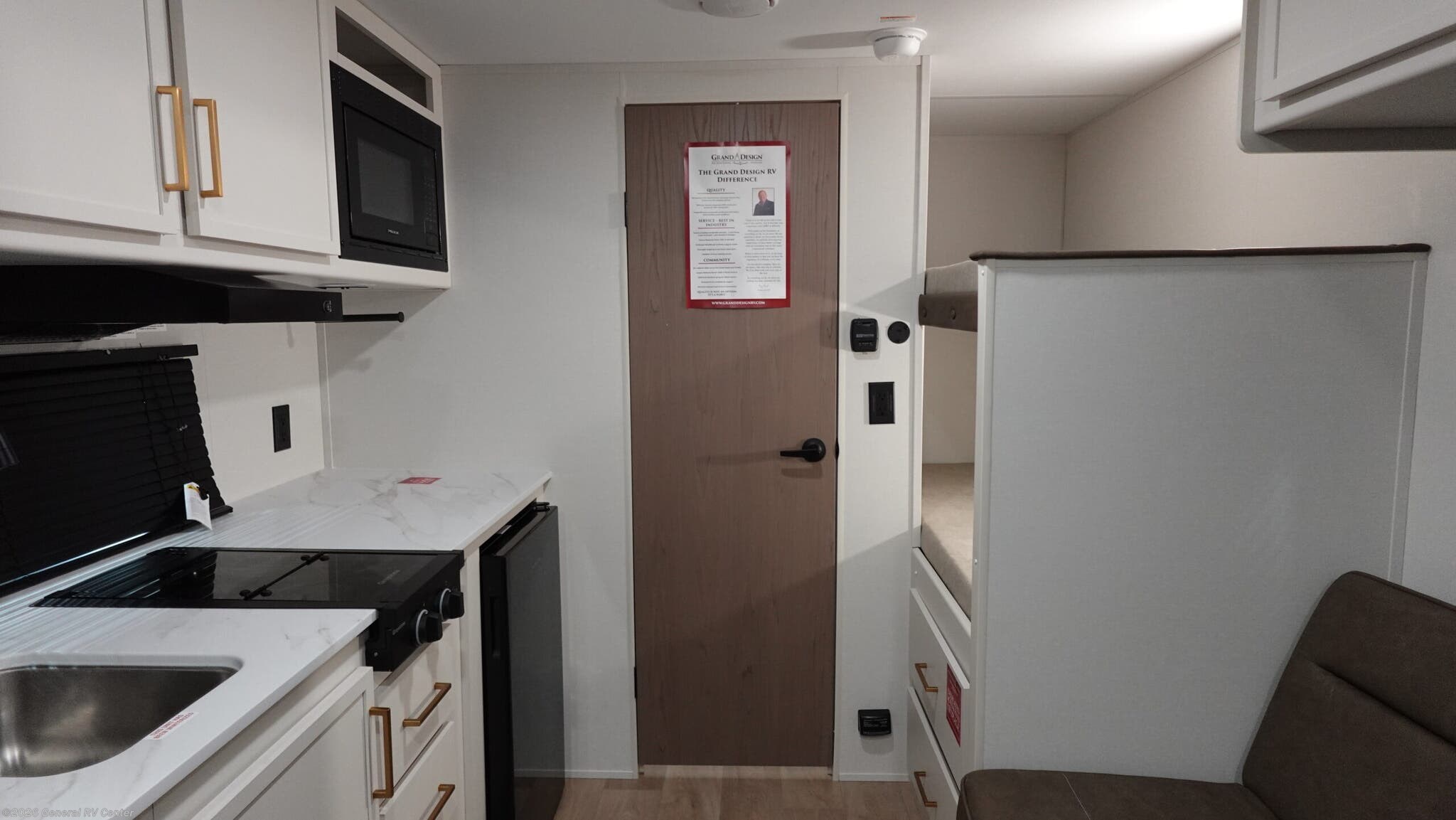 2026 Grand Design TRANSCEND-ONE 151BH - New Travel Trailer For Sale by General RV Center in Mount Clemens, Michigan