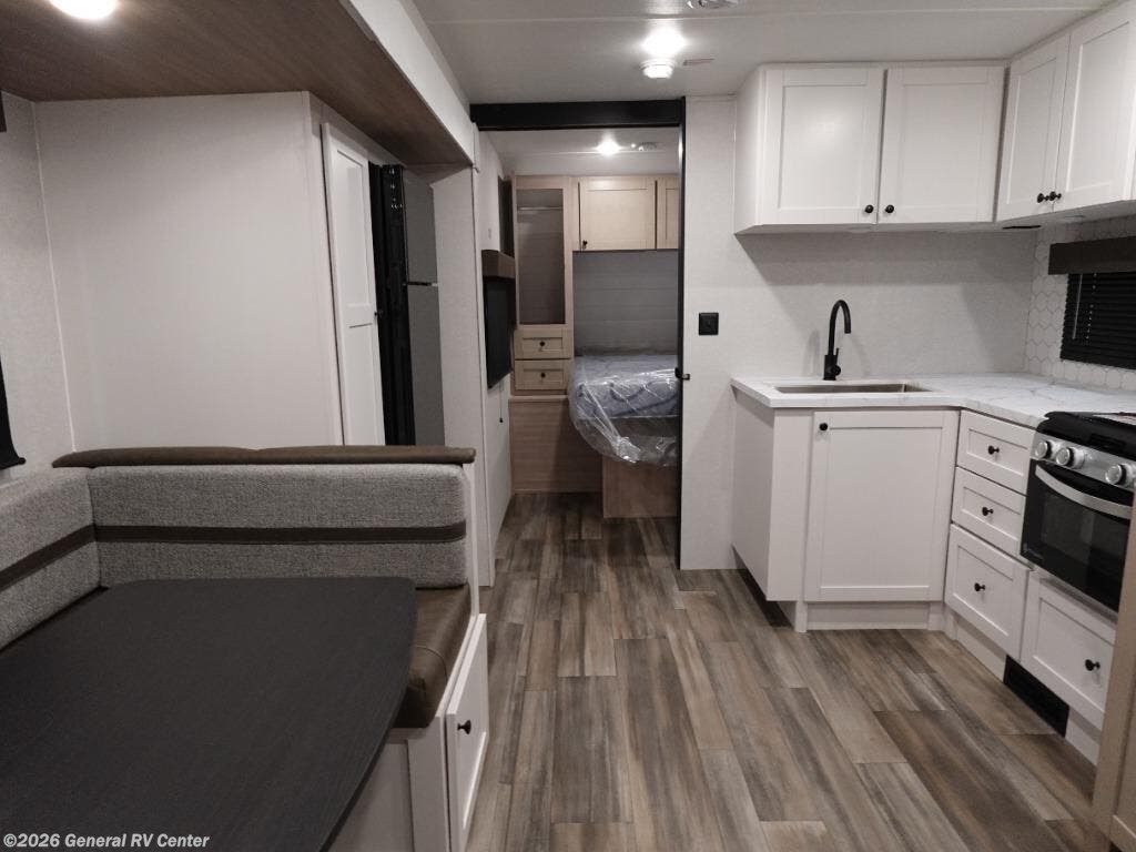 New 2026 Highland Ridge RANGE LITE 241BH available in Mount Clemens, Michigan