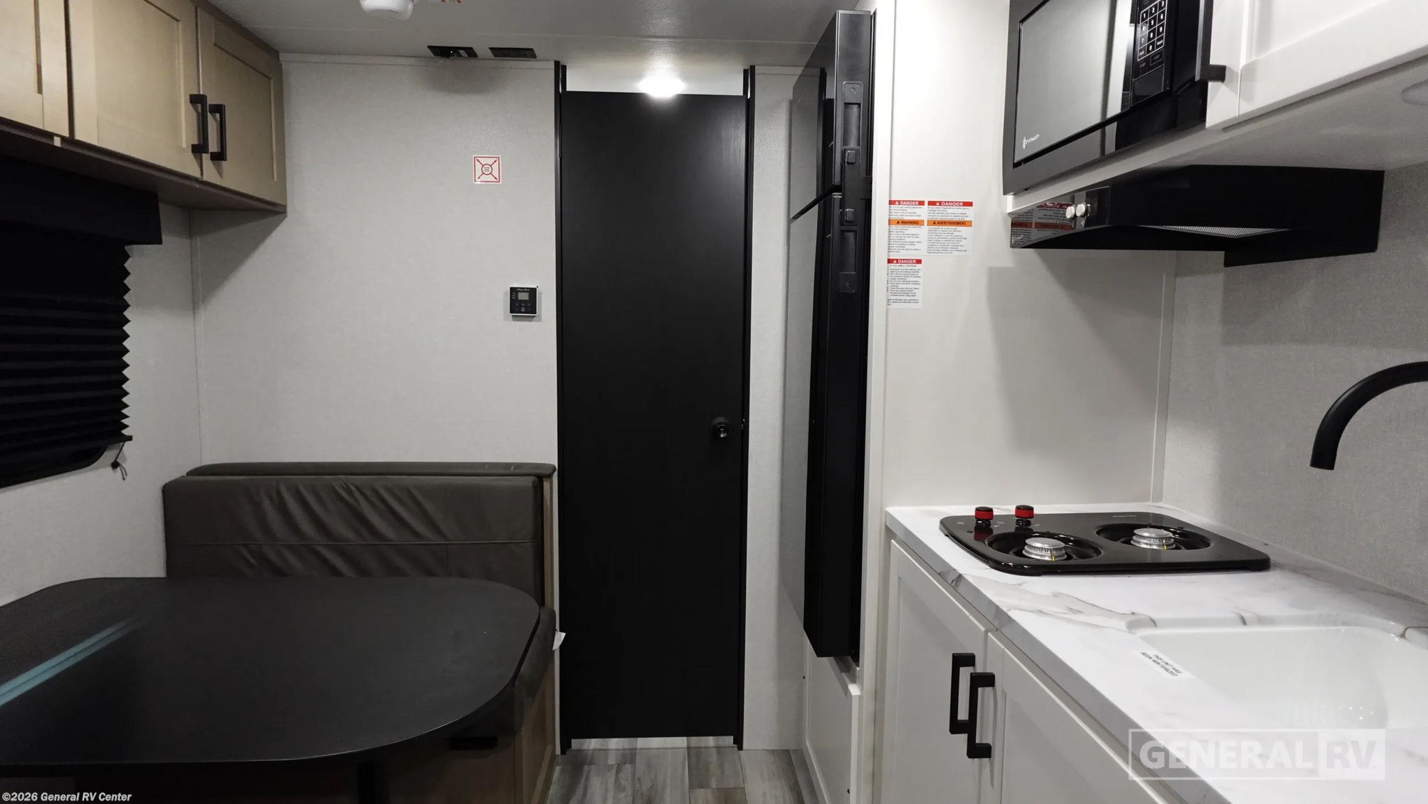 2026 Jayco Flight 175FQ - New Travel Trailer For Sale by General RV Center in Mount Clemens, Michigan