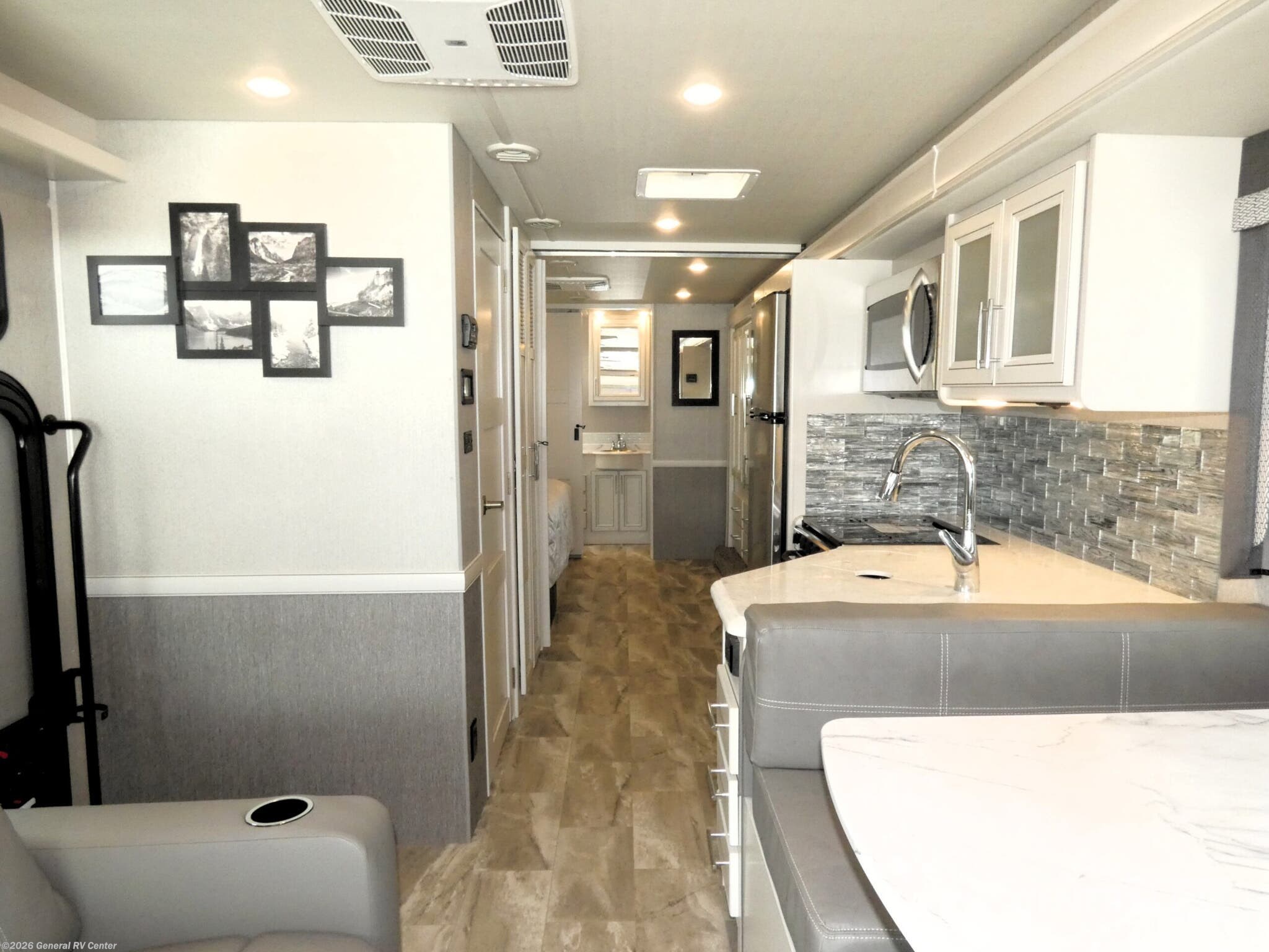 2023 Fleetwood Flair 32N - Used Class A For Sale by General RV Center in Mount Clemens, Michigan