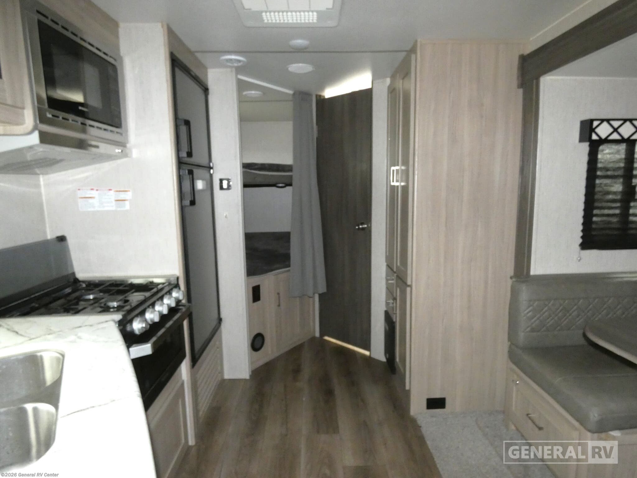 2020 Coachmen Freedom Express 257BHS - Used Travel Trailer For Sale by General RV Center in Mount Clemens, Michigan